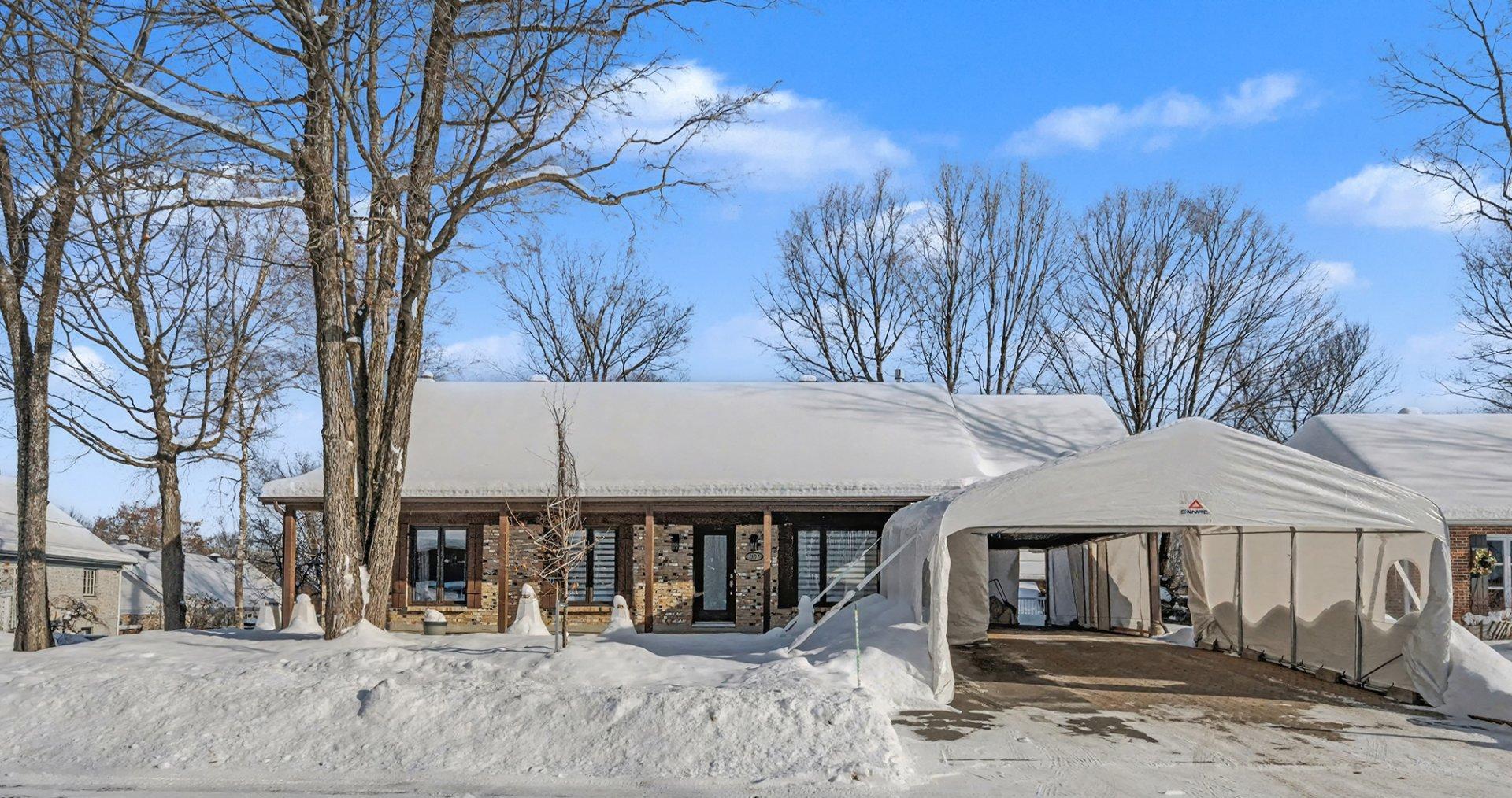 









4107


Rue D'Estrées

,
Québec (La Haute-Saint-Charles),




QC
G2A3R4

