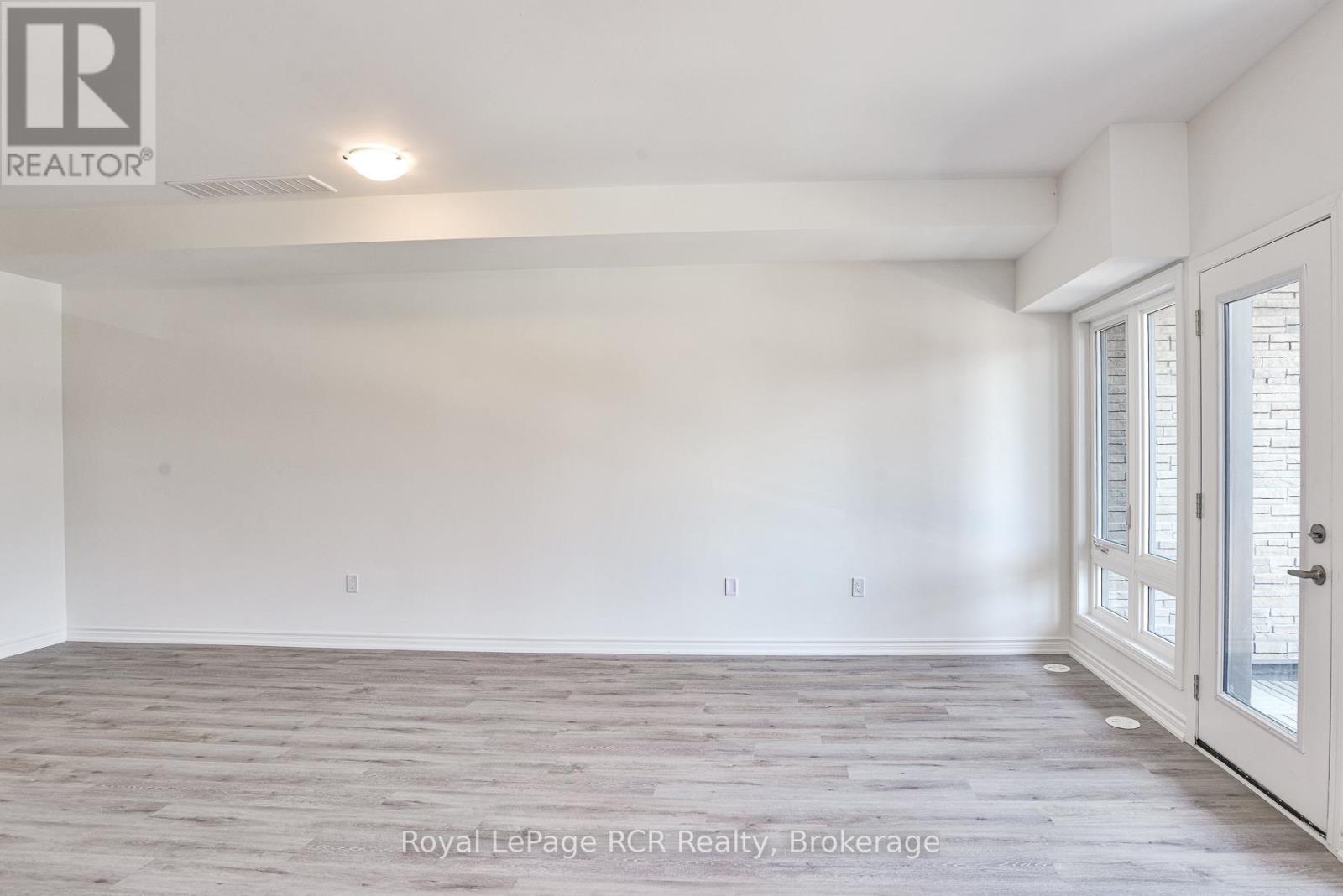 












27 WYN WOOD LANE

,
Orillia,




Ontario
L3V8P7

