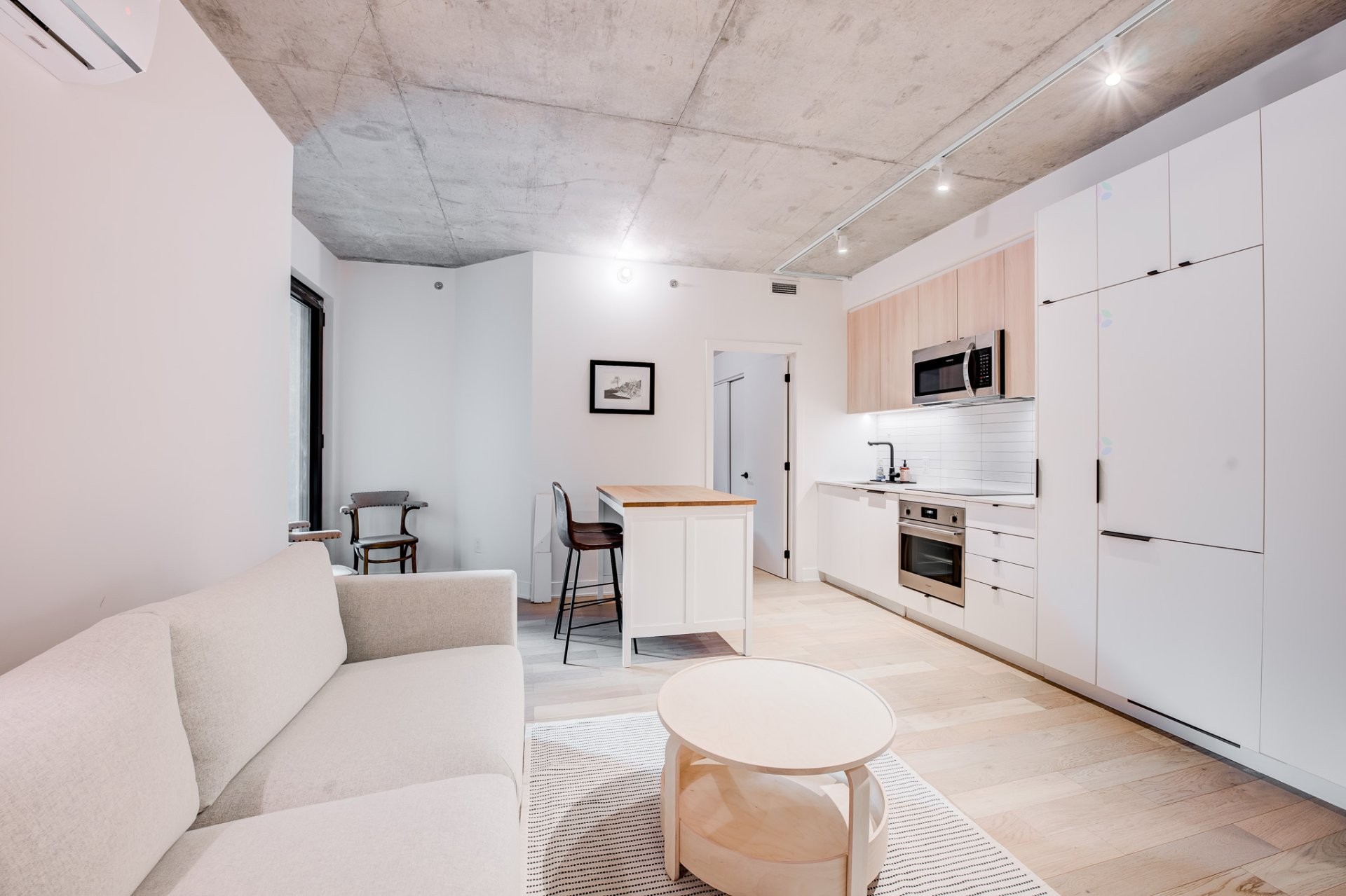 









288


Rue Richmond

, 234,
Montréal (Le Sud-Ouest),




QC
H3J0C4

