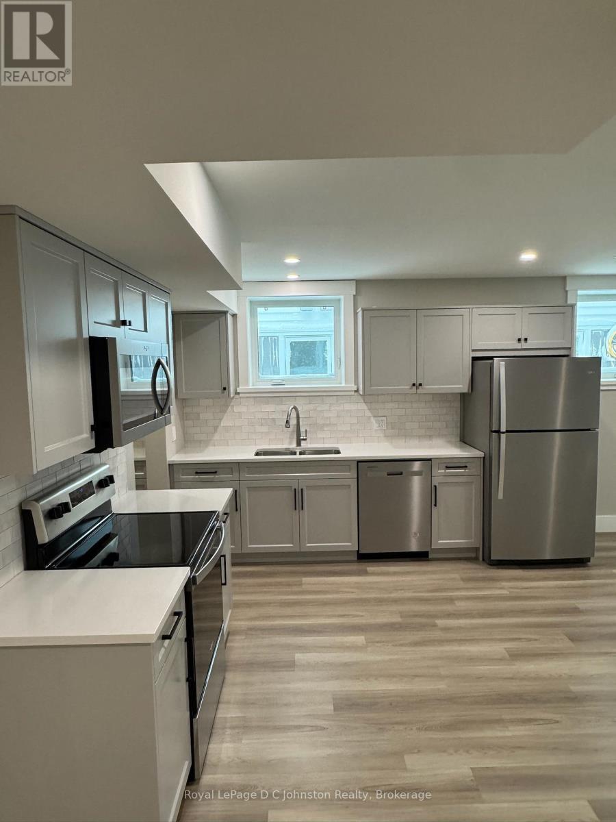 












2 - 242 SOUTH RANKIN STREET

,
Saugeen Shores,




Ontario
N0H2L0

