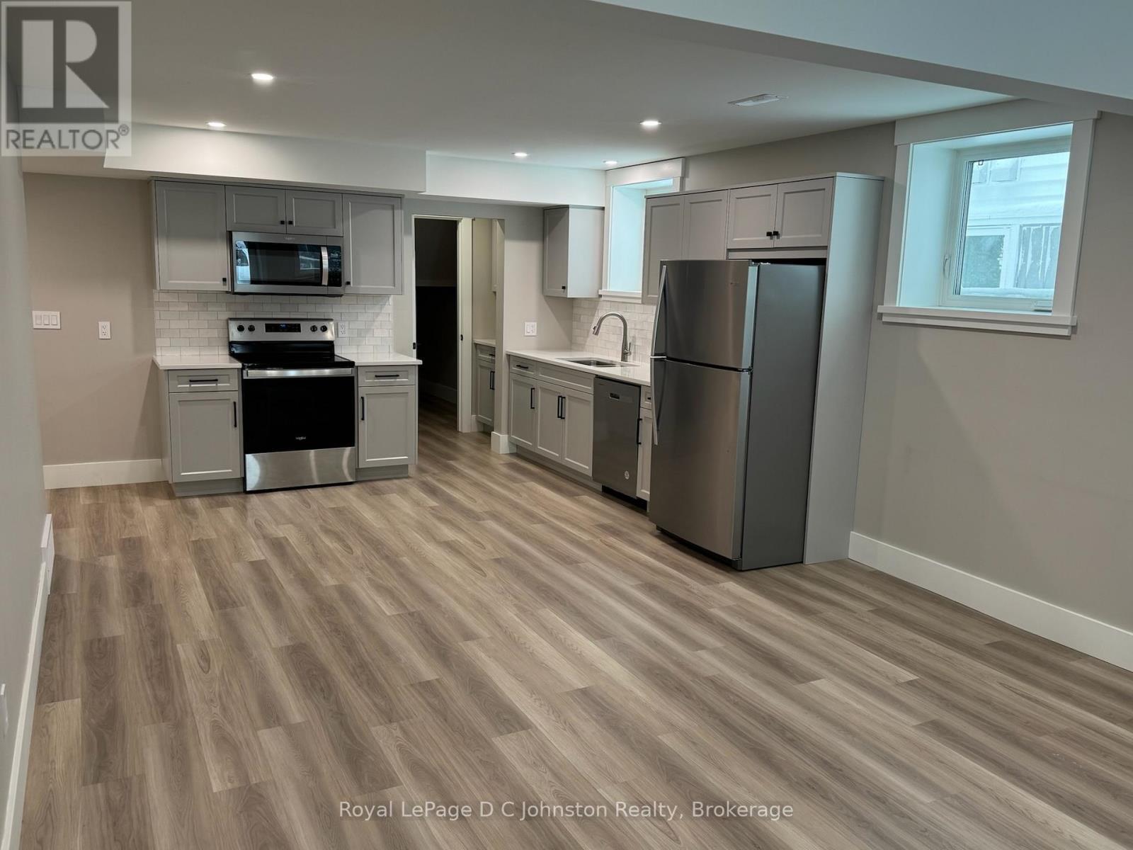 












2 - 242 SOUTH RANKIN STREET

,
Saugeen Shores,




Ontario
N0H2L0

