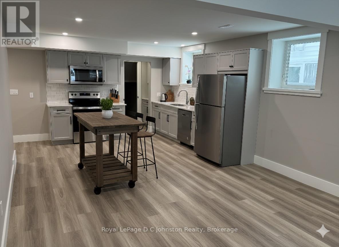 












2 - 242 SOUTH RANKIN STREET

,
Saugeen Shores,




Ontario
N0H2L0

