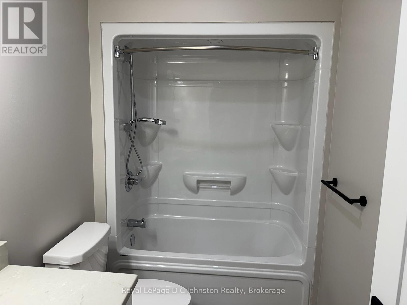 












2 - 242 SOUTH RANKIN STREET

,
Saugeen Shores,




Ontario
N0H2L0

