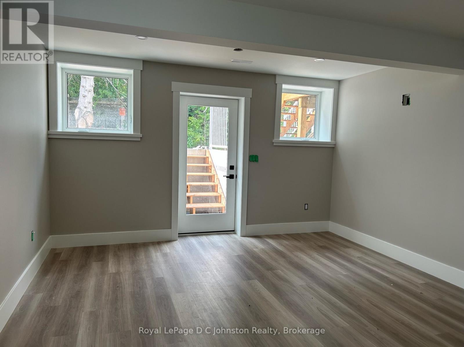 












2 - 242 SOUTH RANKIN STREET

,
Saugeen Shores,




Ontario
N0H2L0

