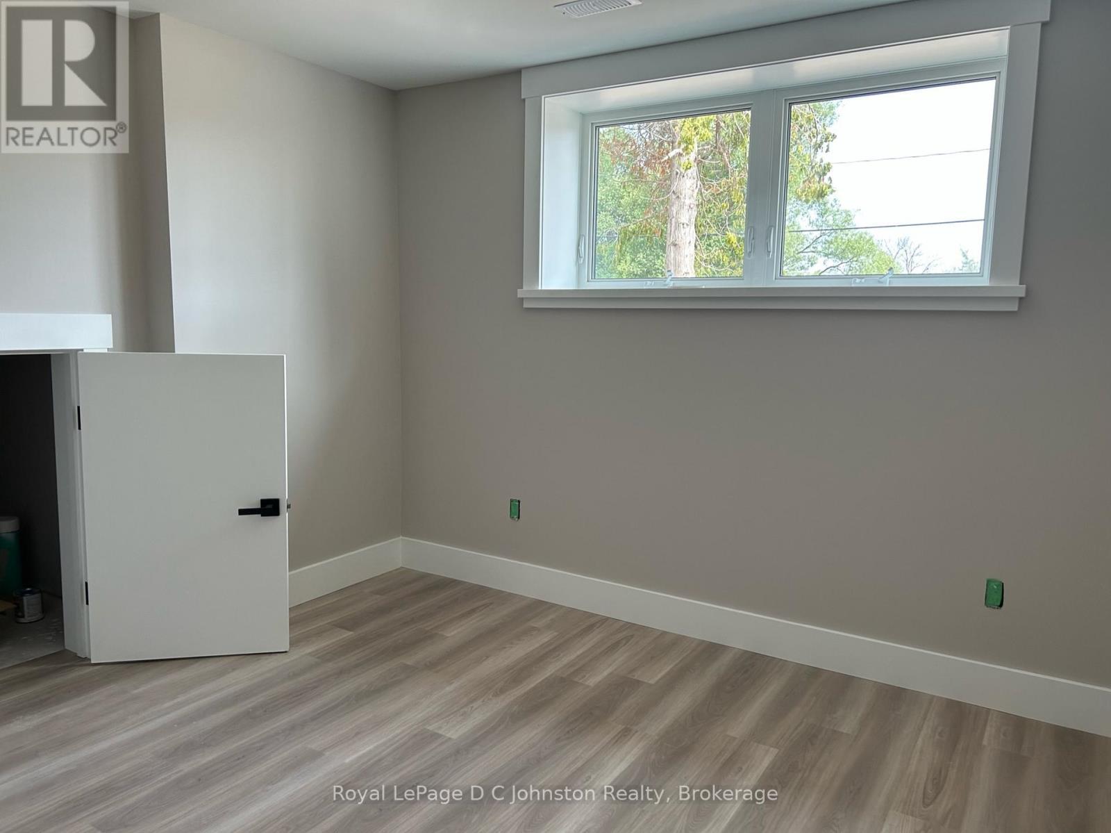 












2 - 242 SOUTH RANKIN STREET

,
Saugeen Shores,




Ontario
N0H2L0

