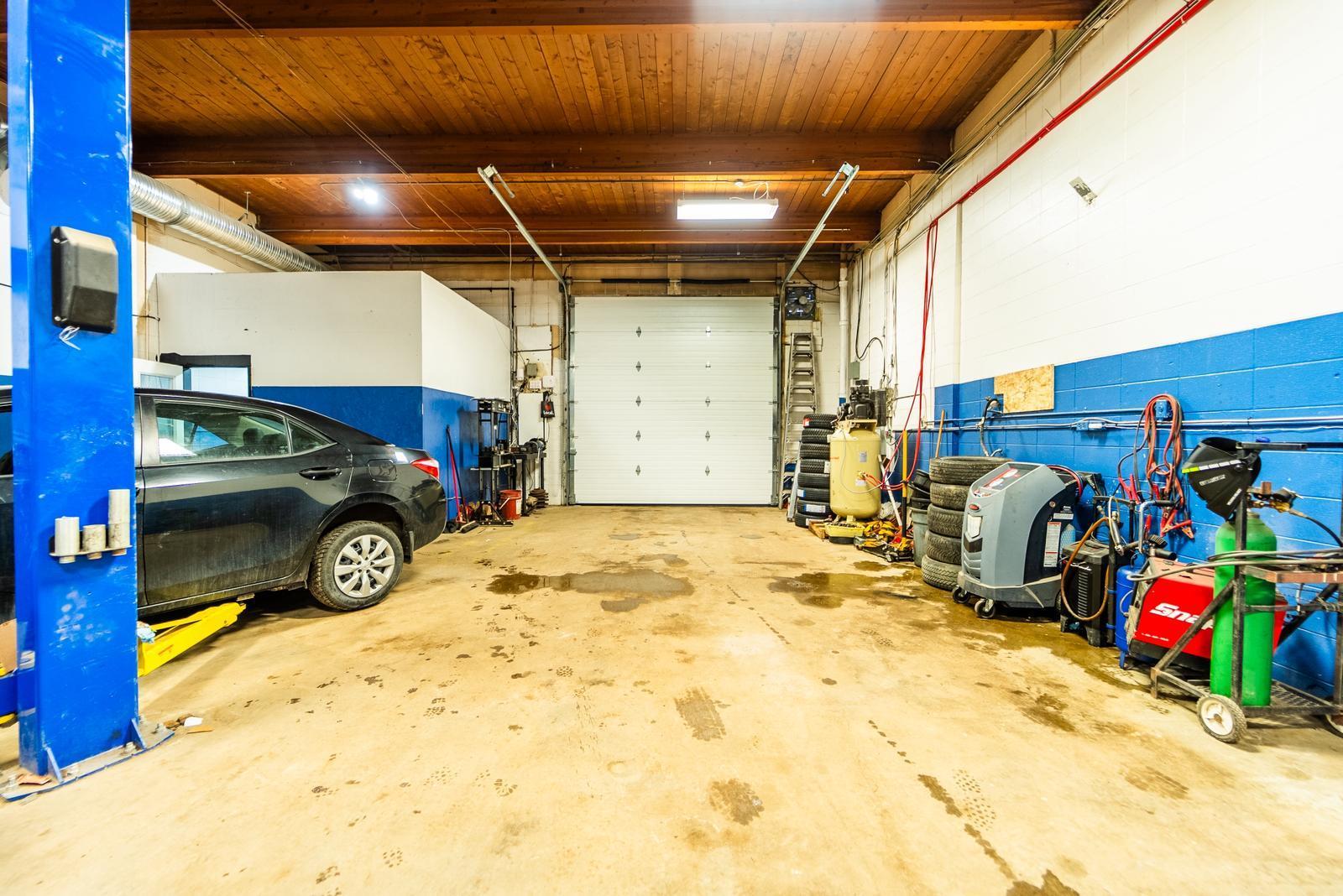 












7807  Argyll Rd

,
Edmonton,




Alberta
T6E6V2

