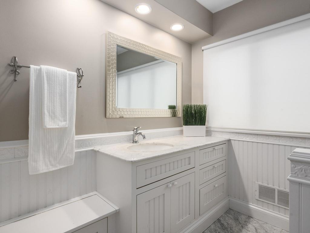 












1084 Ridgewood Drive

,
Halifax,




NS
B3H 3Y4

