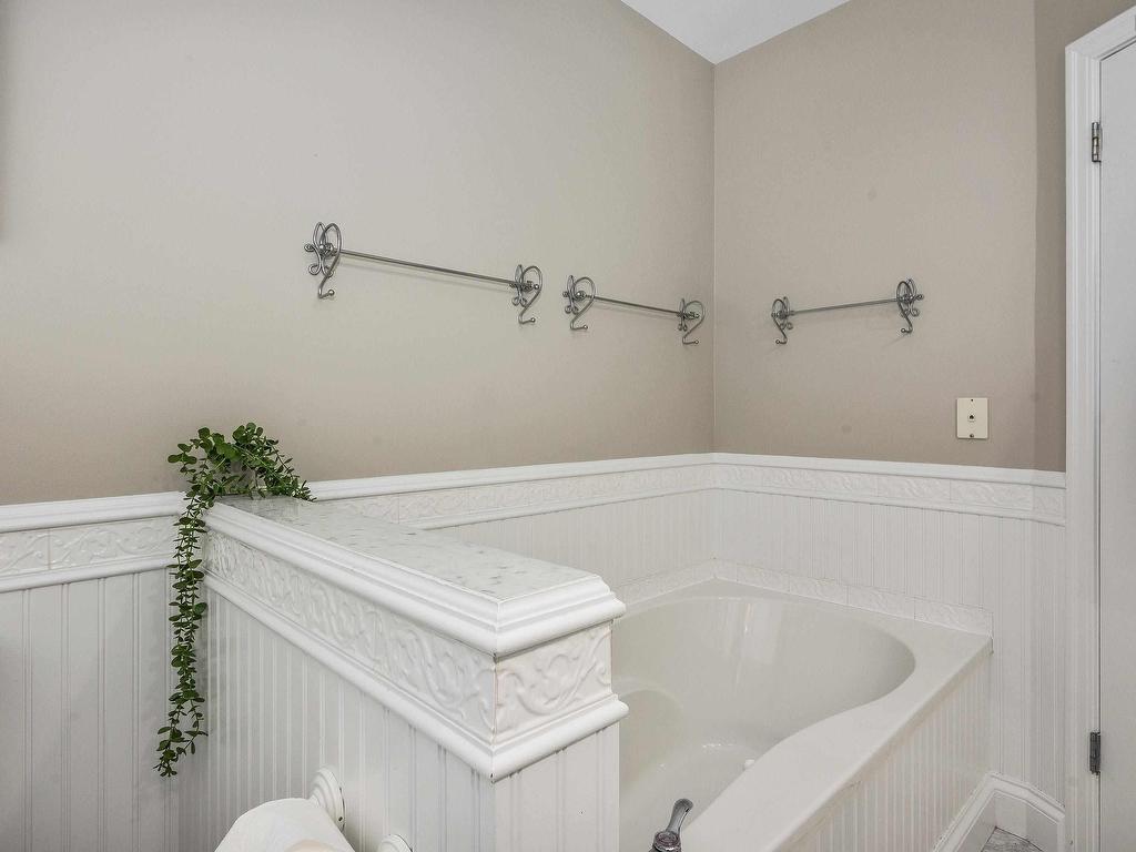 












1084 Ridgewood Drive

,
Halifax,




NS
B3H 3Y4

