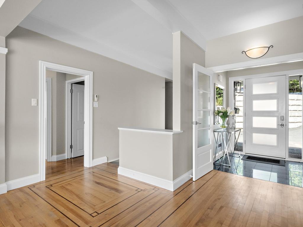 












1084 Ridgewood Drive

,
Halifax,




NS
B3H 3Y4

