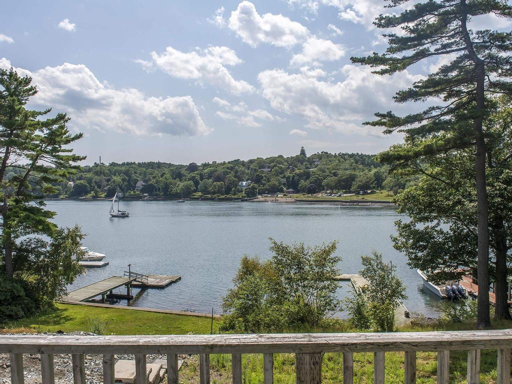 












1084 Ridgewood Drive

,
Halifax,




NS
B3H 3Y4

