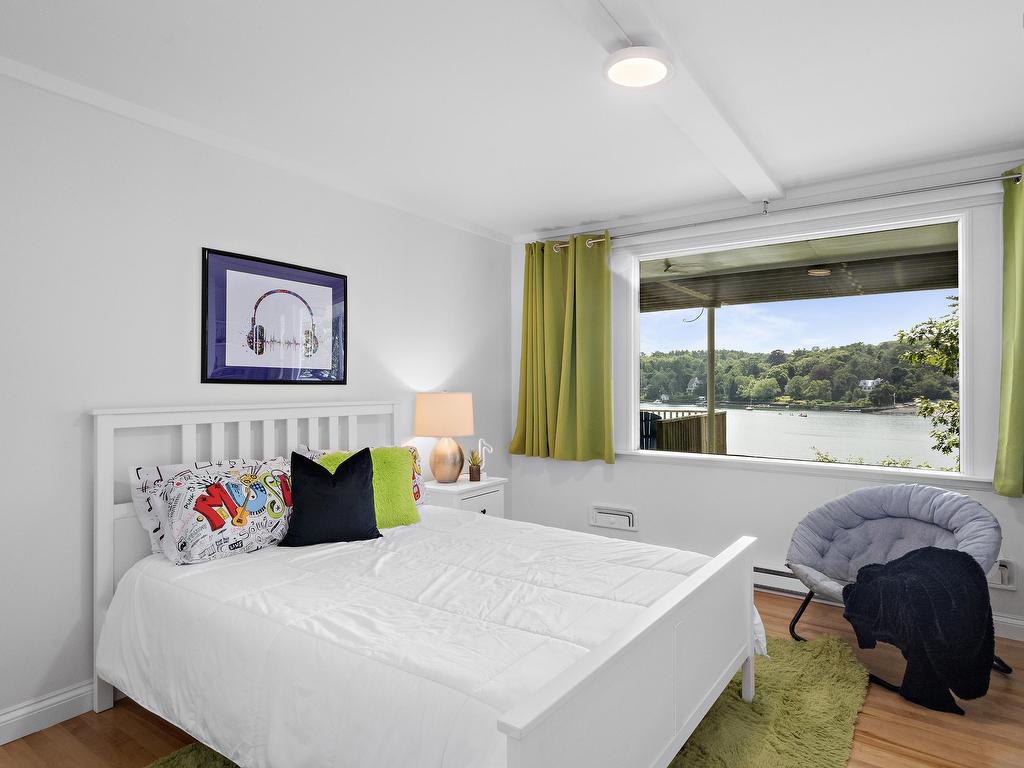 












1084 Ridgewood Drive

,
Halifax,




NS
B3H 3Y4

