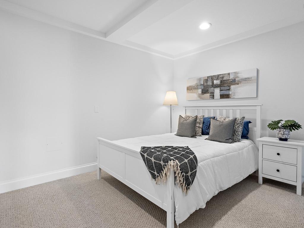 












1084 Ridgewood Drive

,
Halifax,




NS
B3H 3Y4

