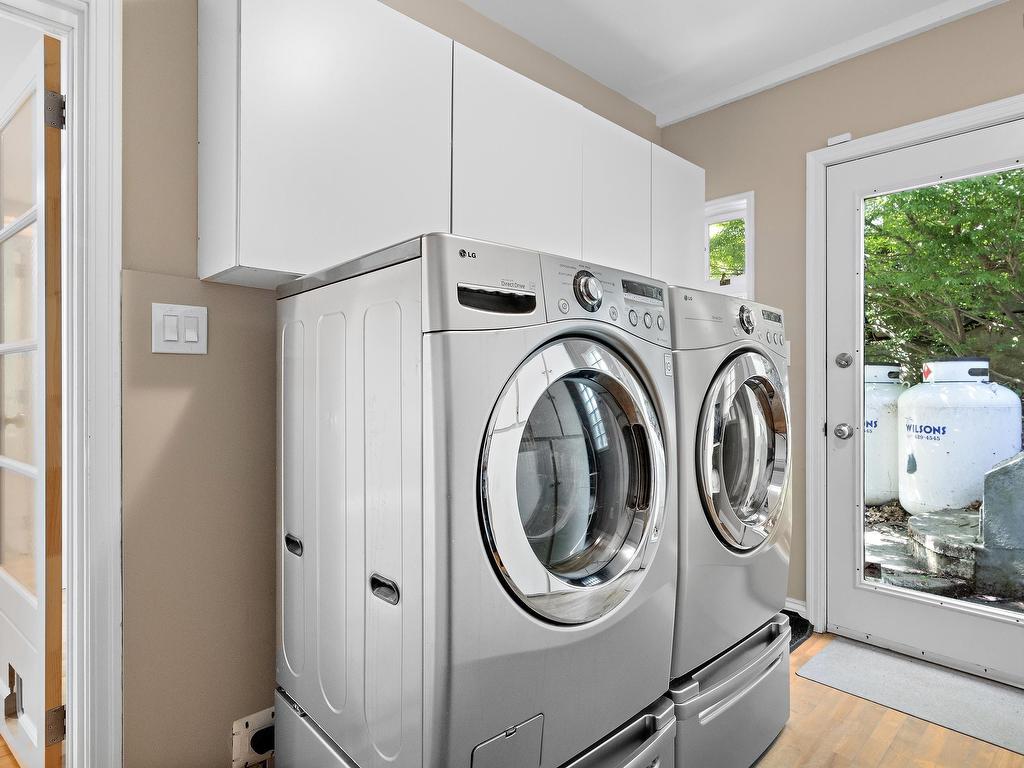 












1084 Ridgewood Drive

,
Halifax,




NS
B3H 3Y4

