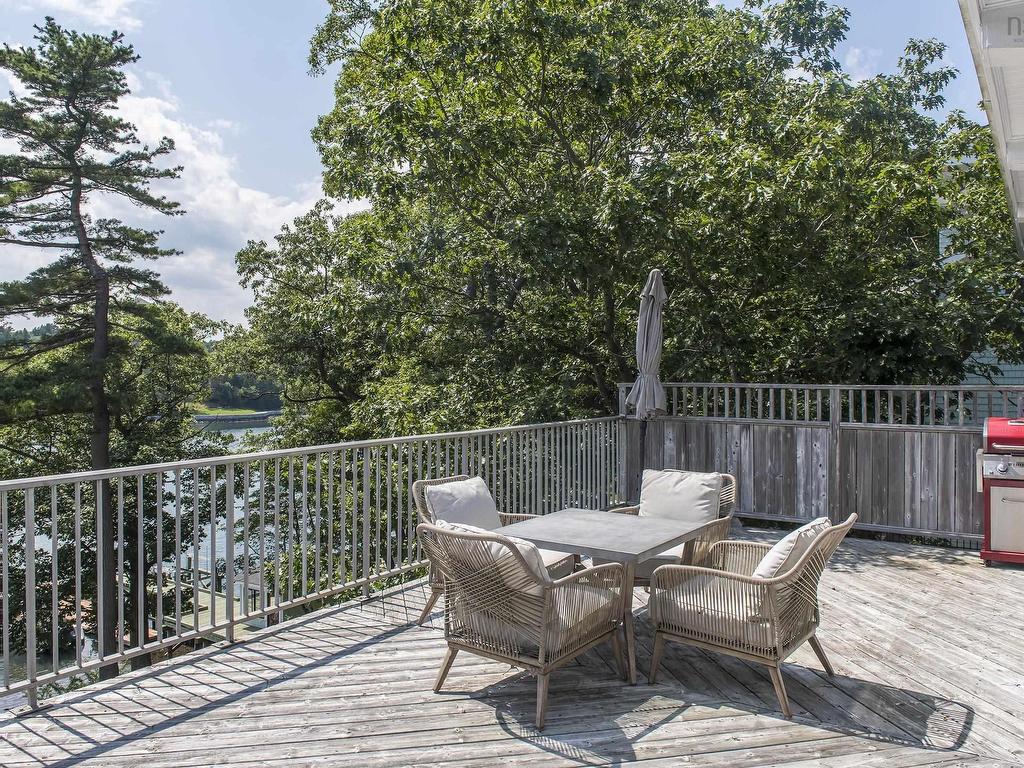 












1084 Ridgewood Drive

,
Halifax,




NS
B3H 3Y4

