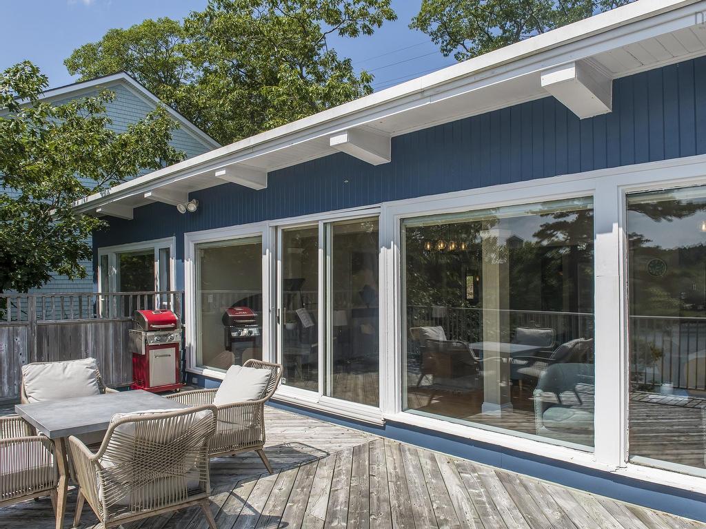 












1084 Ridgewood Drive

,
Halifax,




NS
B3H 3Y4

