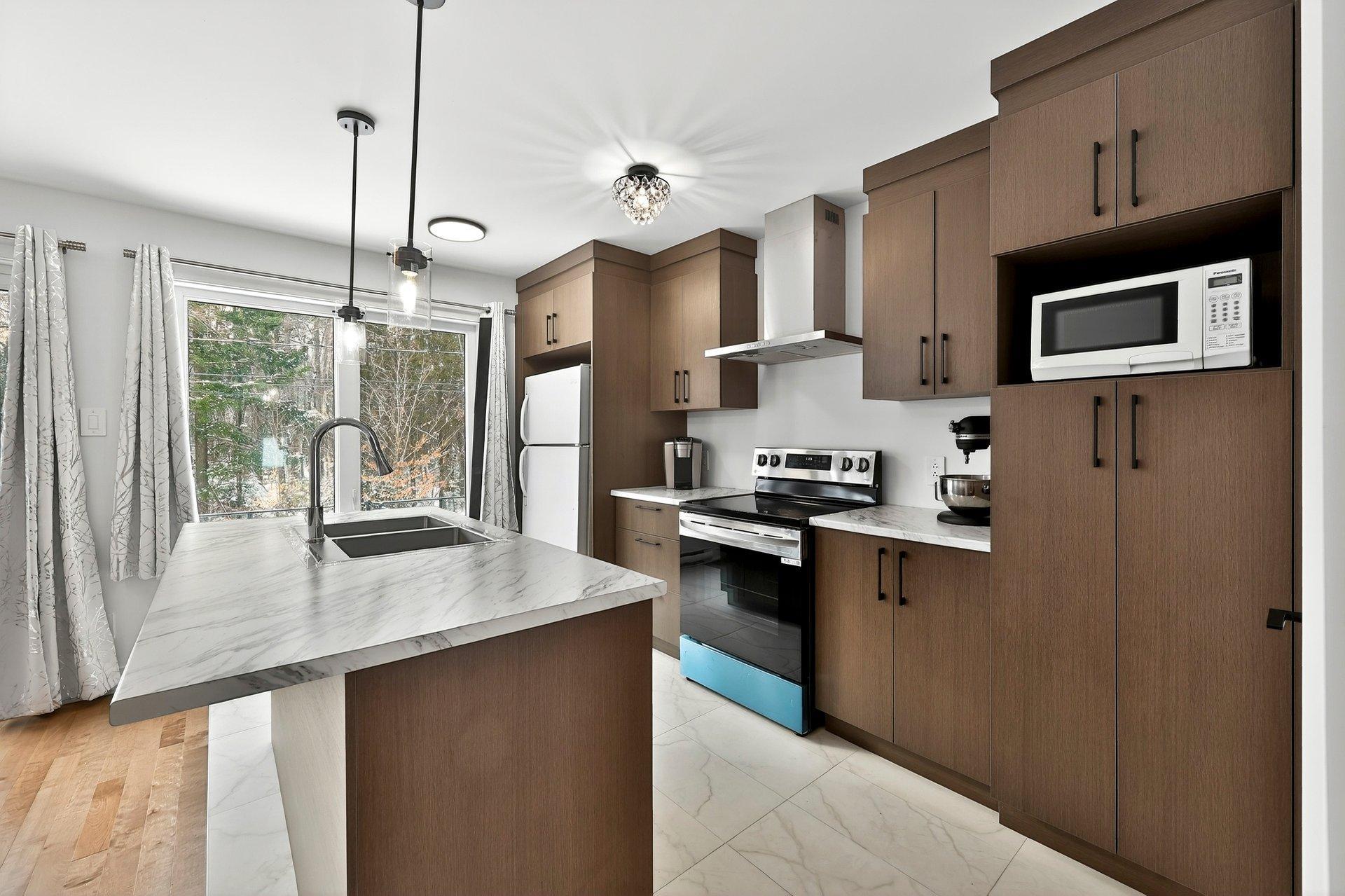 









1668


Rue de la Soeur-Joseph-Émilien

,
Joliette,




QC
J6E9K5

