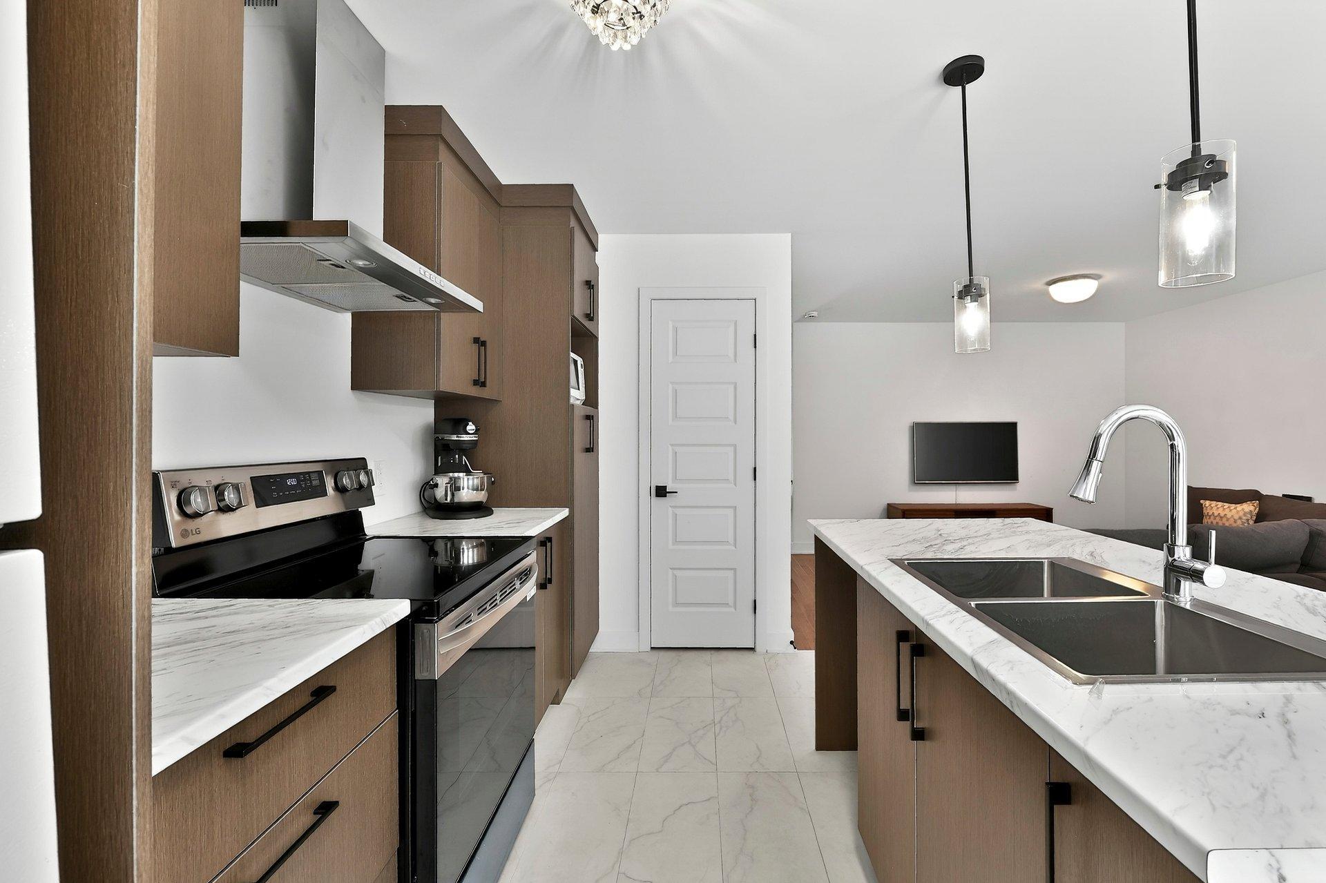 









1668


Rue de la Soeur-Joseph-Émilien

,
Joliette,




QC
J6E9K5

