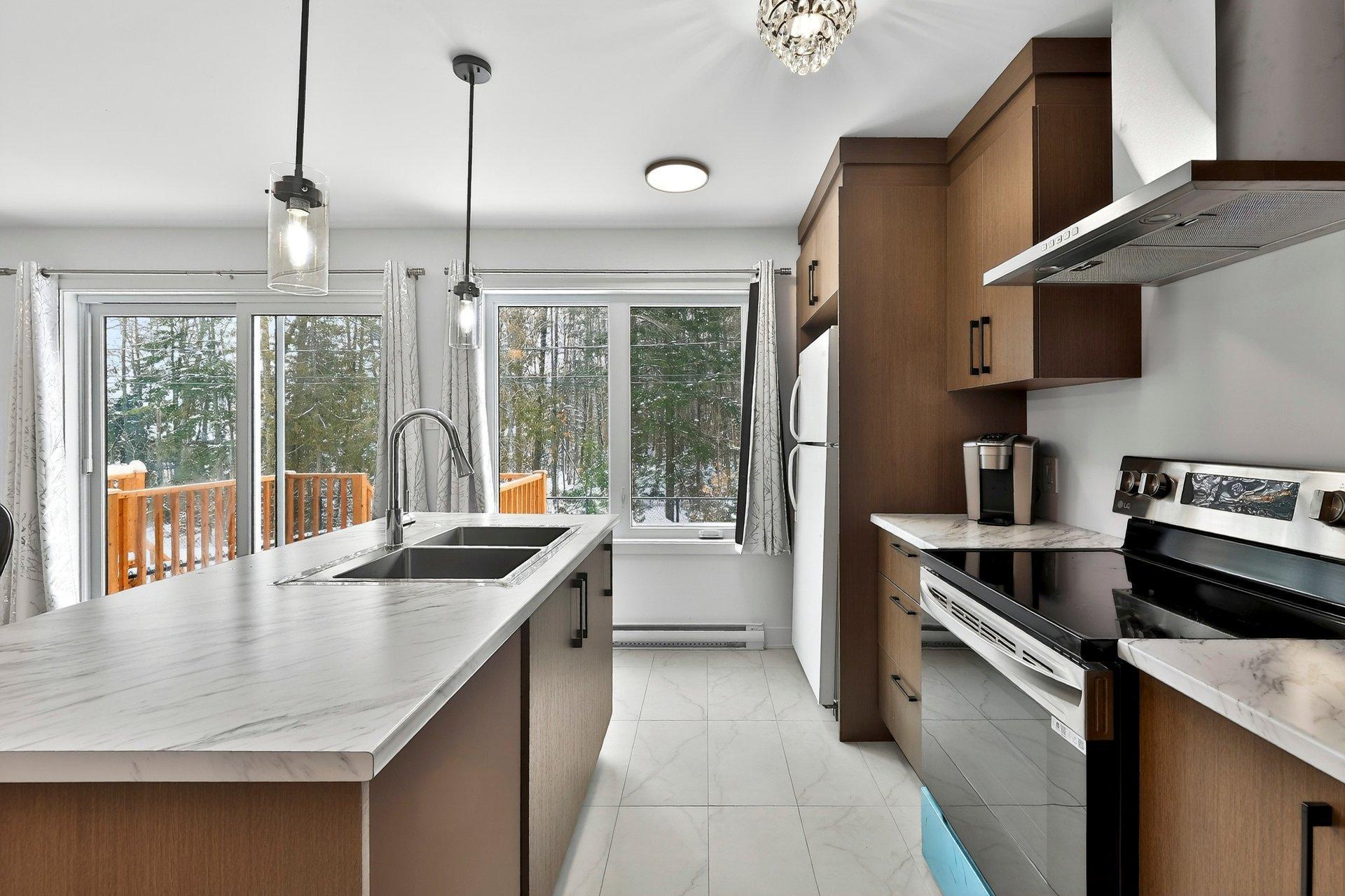 









1668


Rue de la Soeur-Joseph-Émilien

,
Joliette,




QC
J6E9K5

