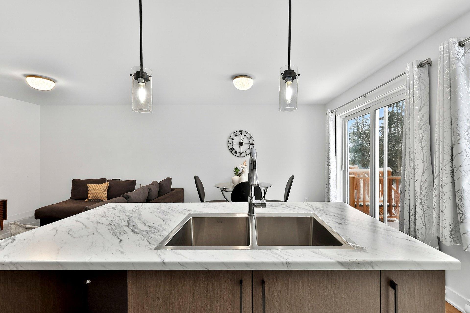 









1668


Rue de la Soeur-Joseph-Émilien

,
Joliette,




QC
J6E9K5

