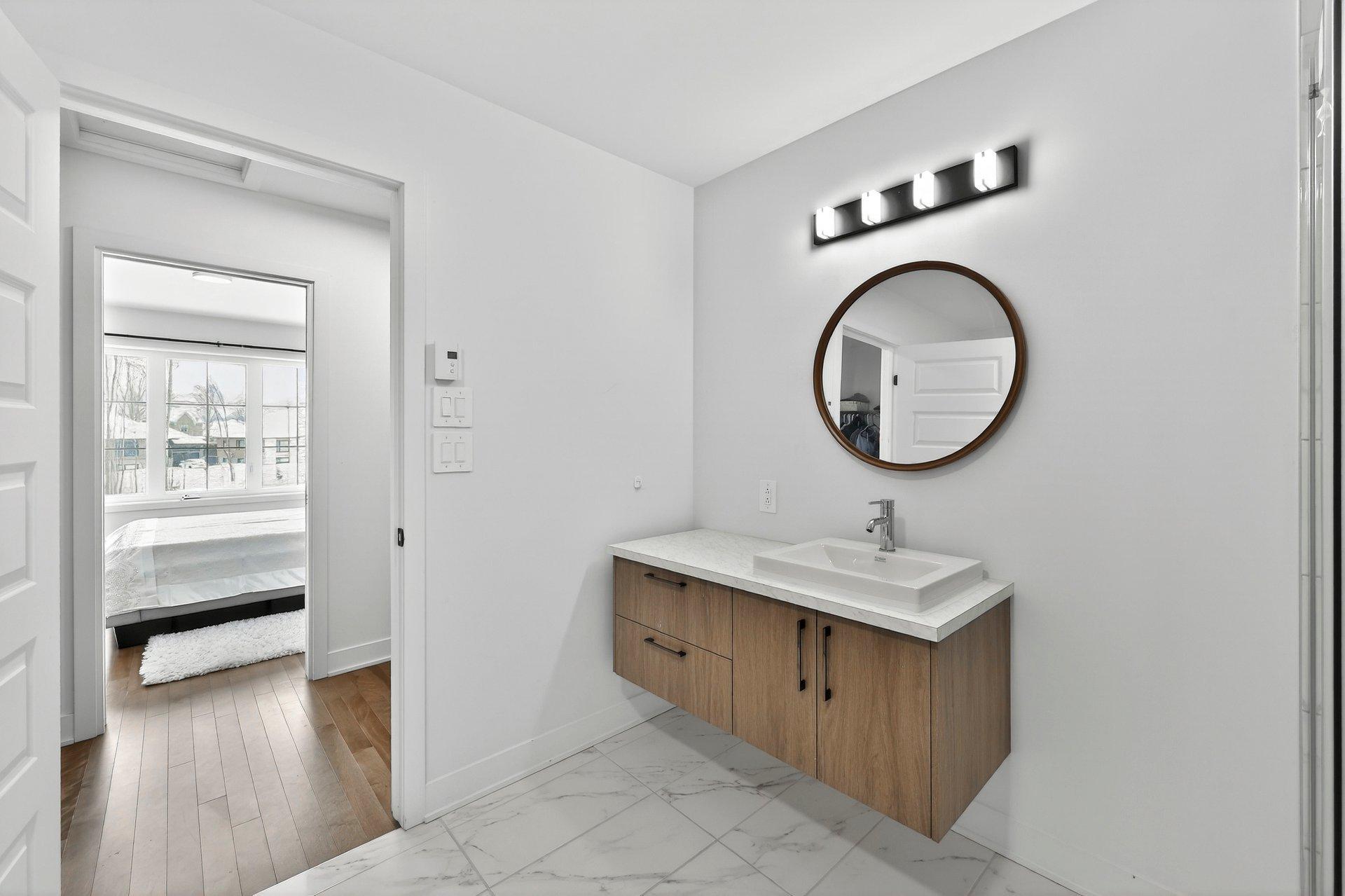 









1668


Rue de la Soeur-Joseph-Émilien

,
Joliette,




QC
J6E9K5

