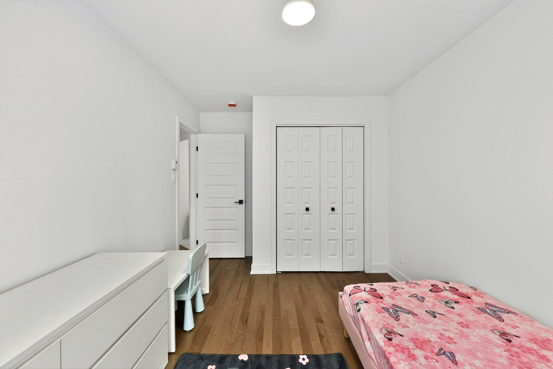 









1668


Rue de la Soeur-Joseph-Émilien

,
Joliette,




QC
J6E9K5

