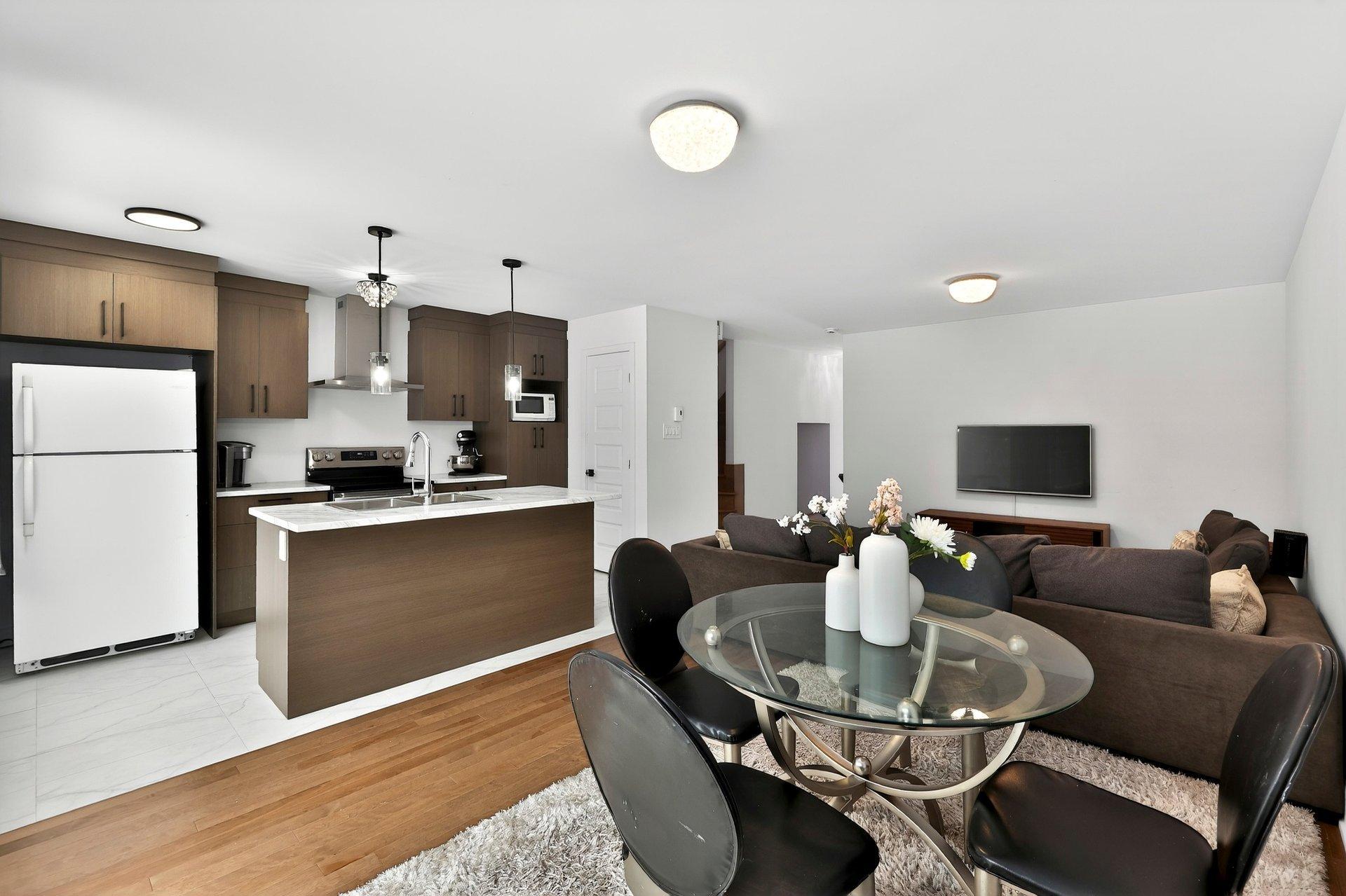 









1668


Rue de la Soeur-Joseph-Émilien

,
Joliette,




QC
J6E9K5

