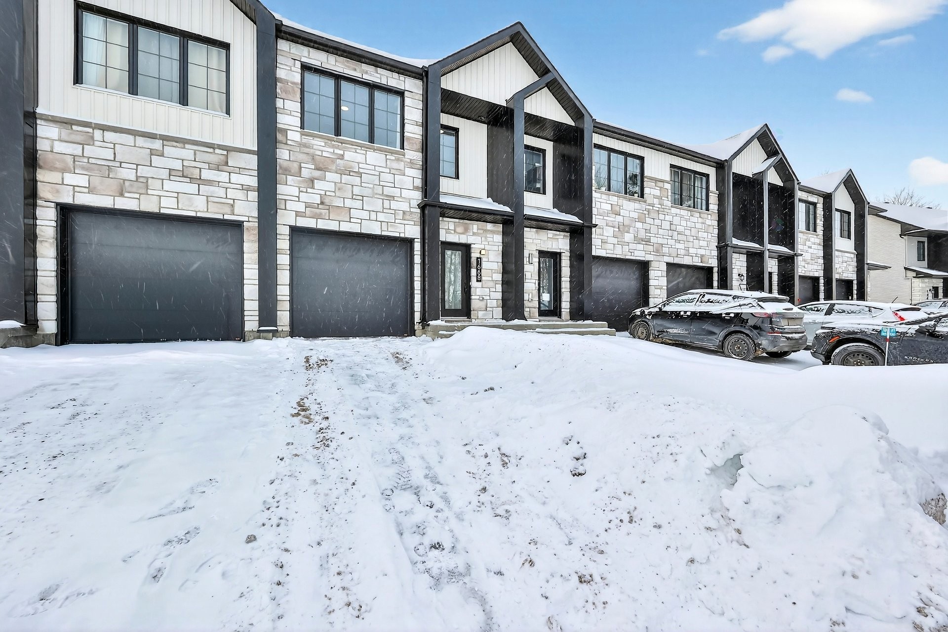 









1668Z


Rue de la Soeur-Joseph-Émilien

,
Joliette,




QC
J6E9K5

