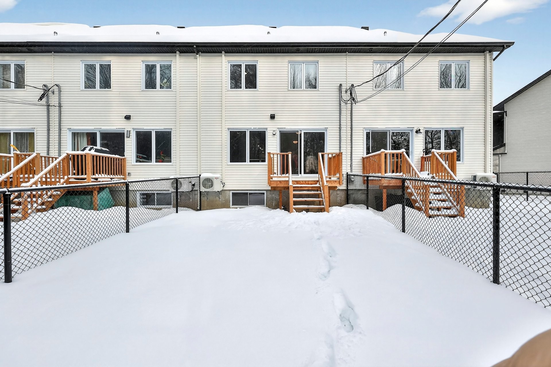 









1668Z


Rue de la Soeur-Joseph-Émilien

,
Joliette,




QC
J6E9K5

