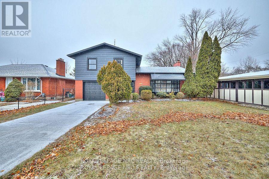 












13 BYRNE BOULEVARD

,
St. Catharines (Glendale/Glenridge),




Ontario
L2T2H8

