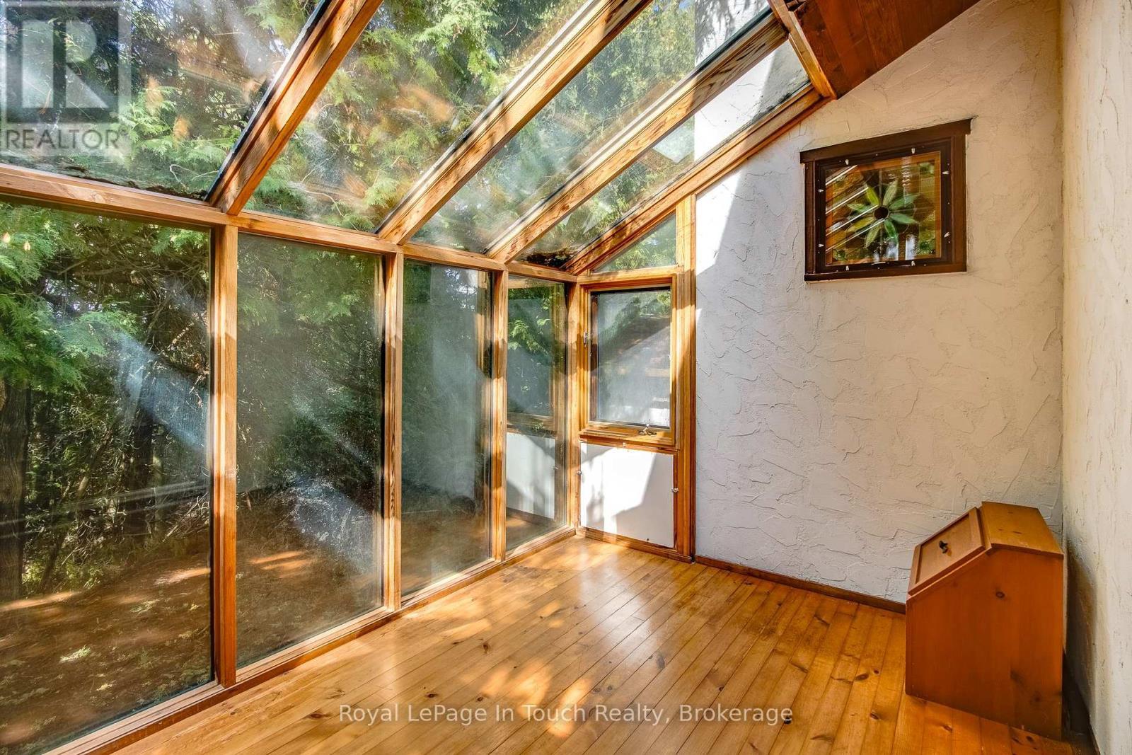 












236 CONCESSION 12 ROAD W

,
Tiny,




Ontario
L0L2J0

