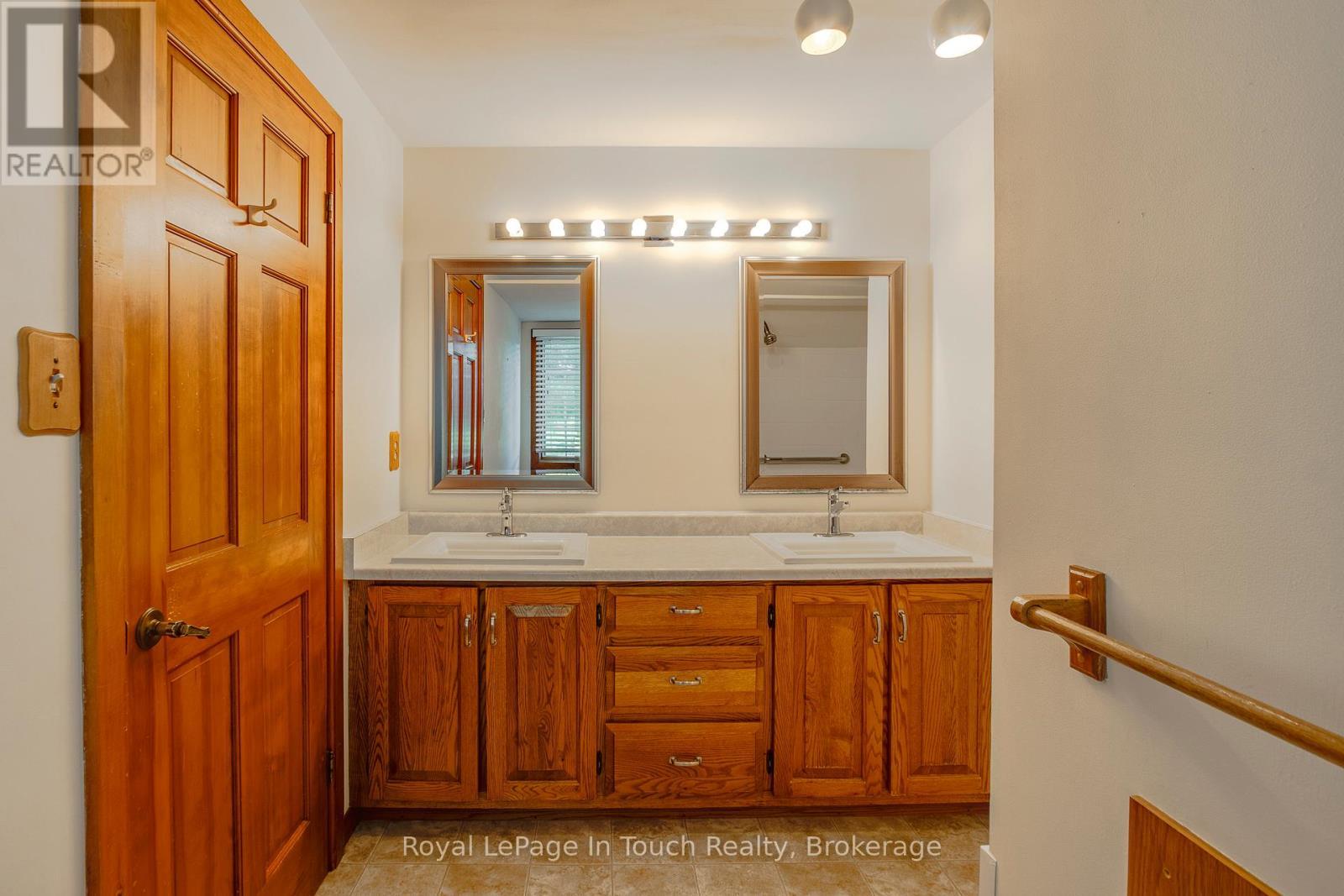 












236 CONCESSION 12 ROAD W

,
Tiny,




Ontario
L0L2J0

