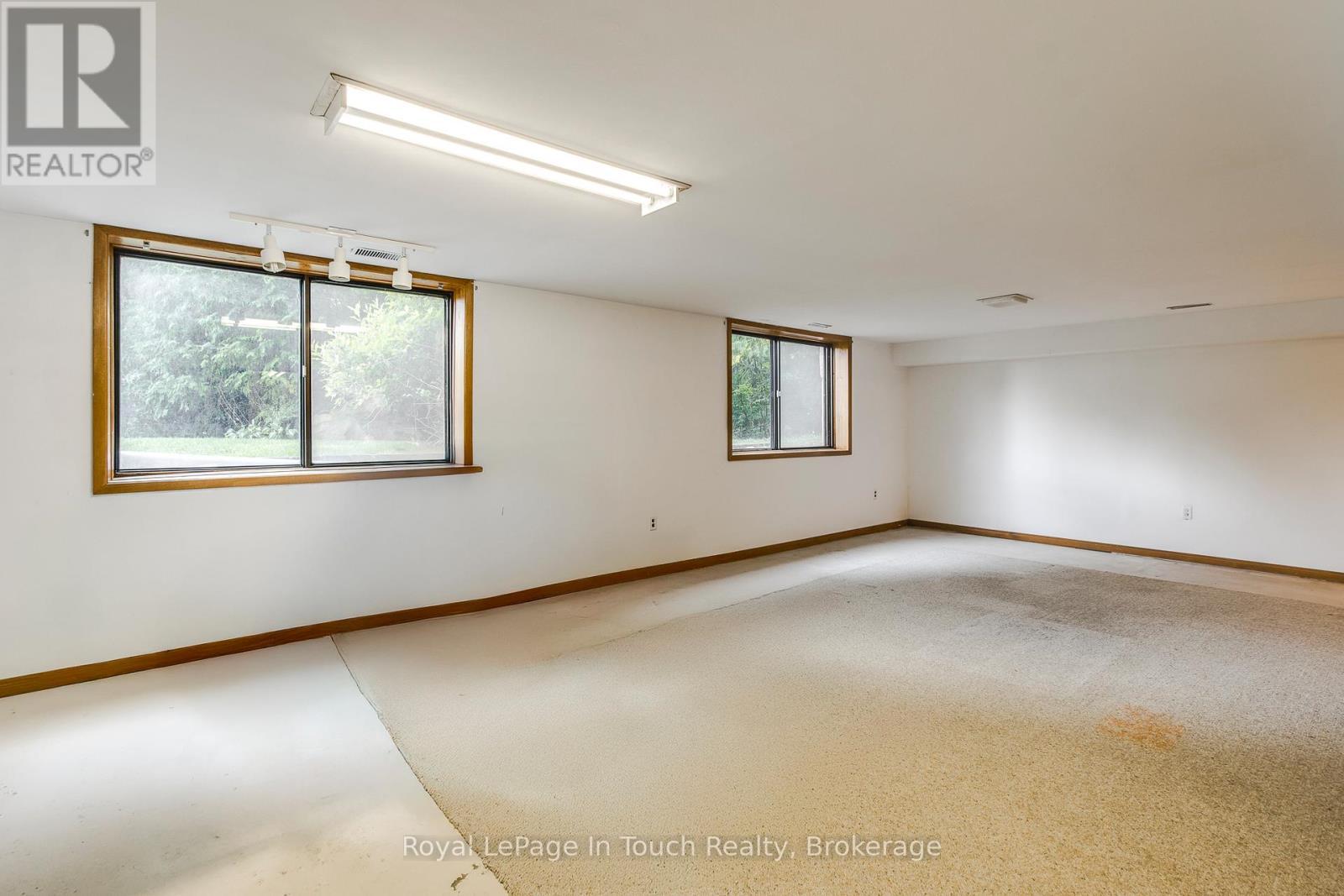 












236 CONCESSION 12 ROAD W

,
Tiny,




Ontario
L0L2J0

