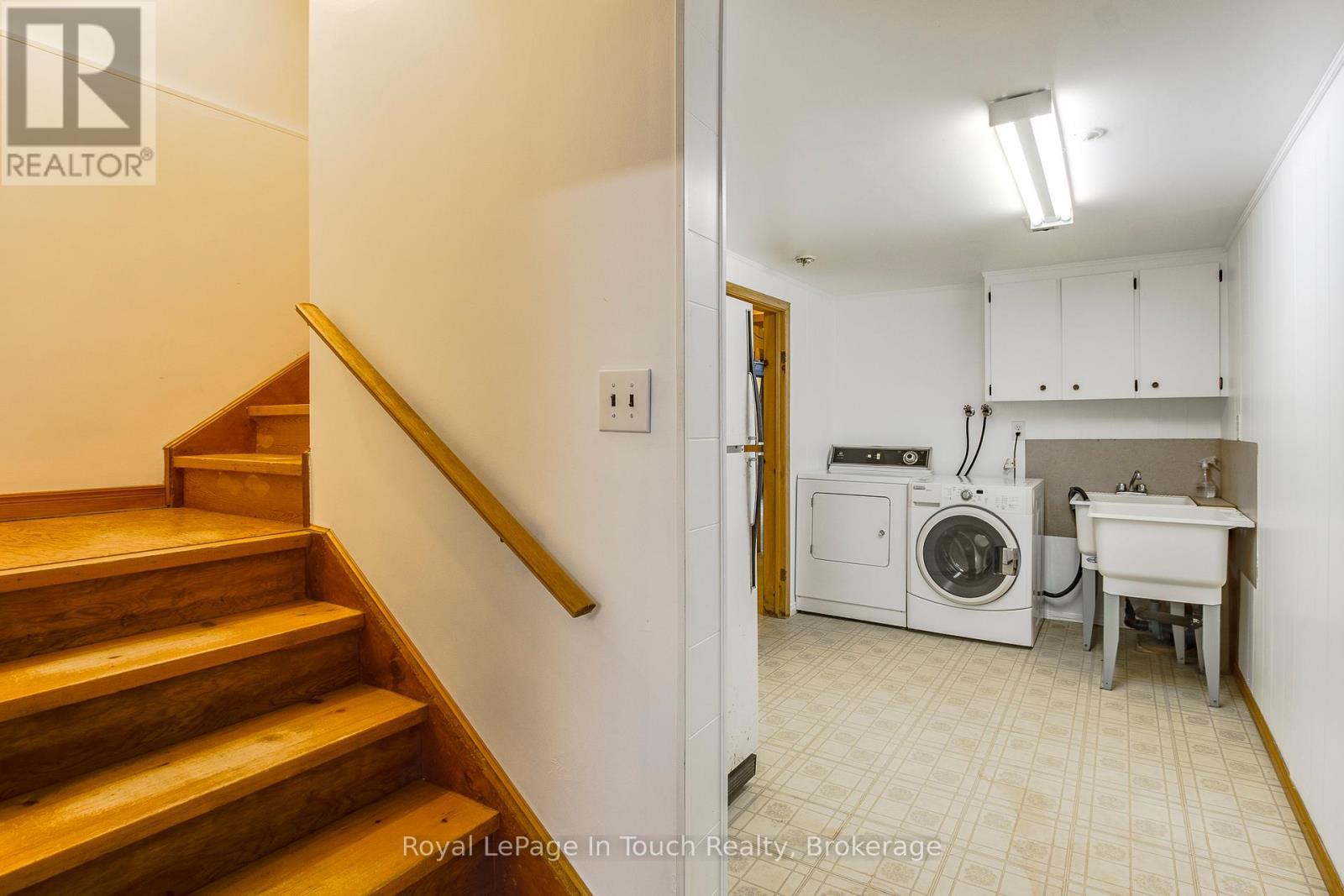 












236 CONCESSION 12 ROAD W

,
Tiny,




Ontario
L0L2J0

