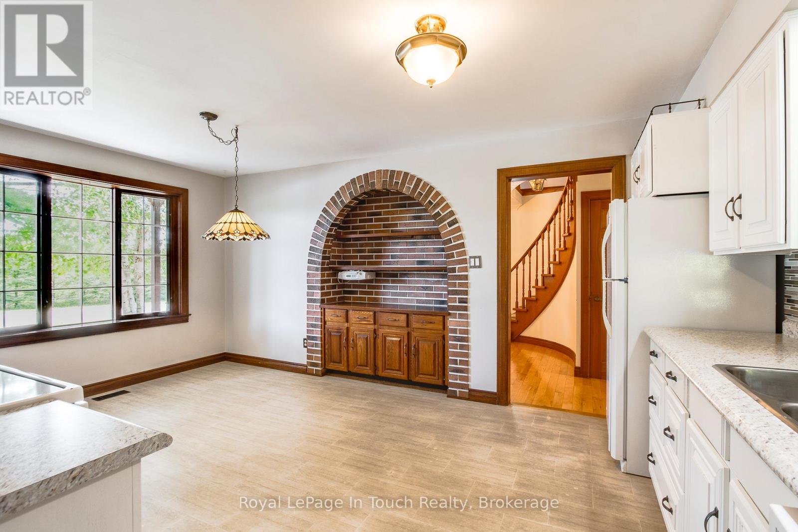 












236 CONCESSION 12 ROAD W

,
Tiny,




Ontario
L0L2J0

