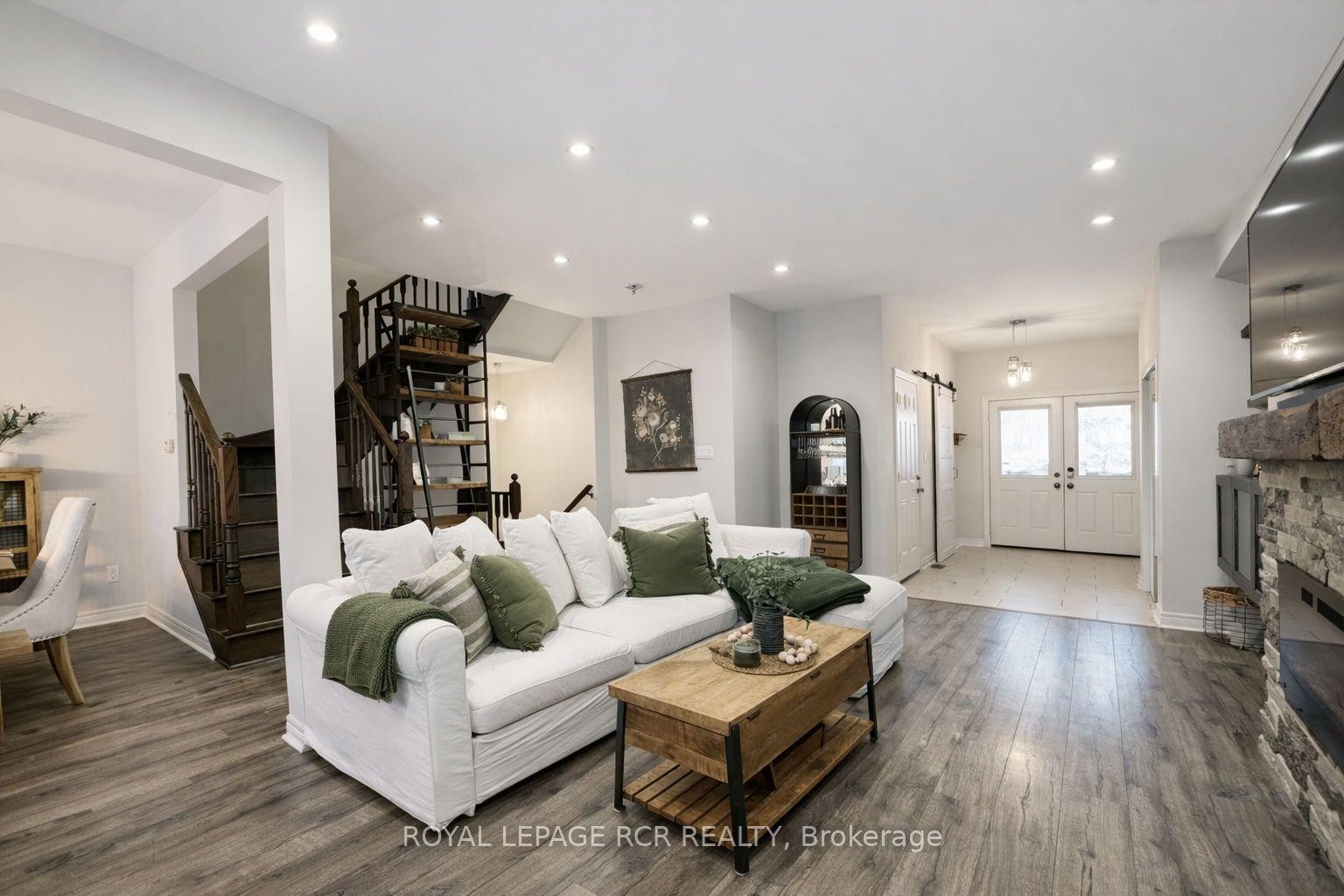 









8


Mcelroy

Court,
Caledon,




ON
L7C 3X2

