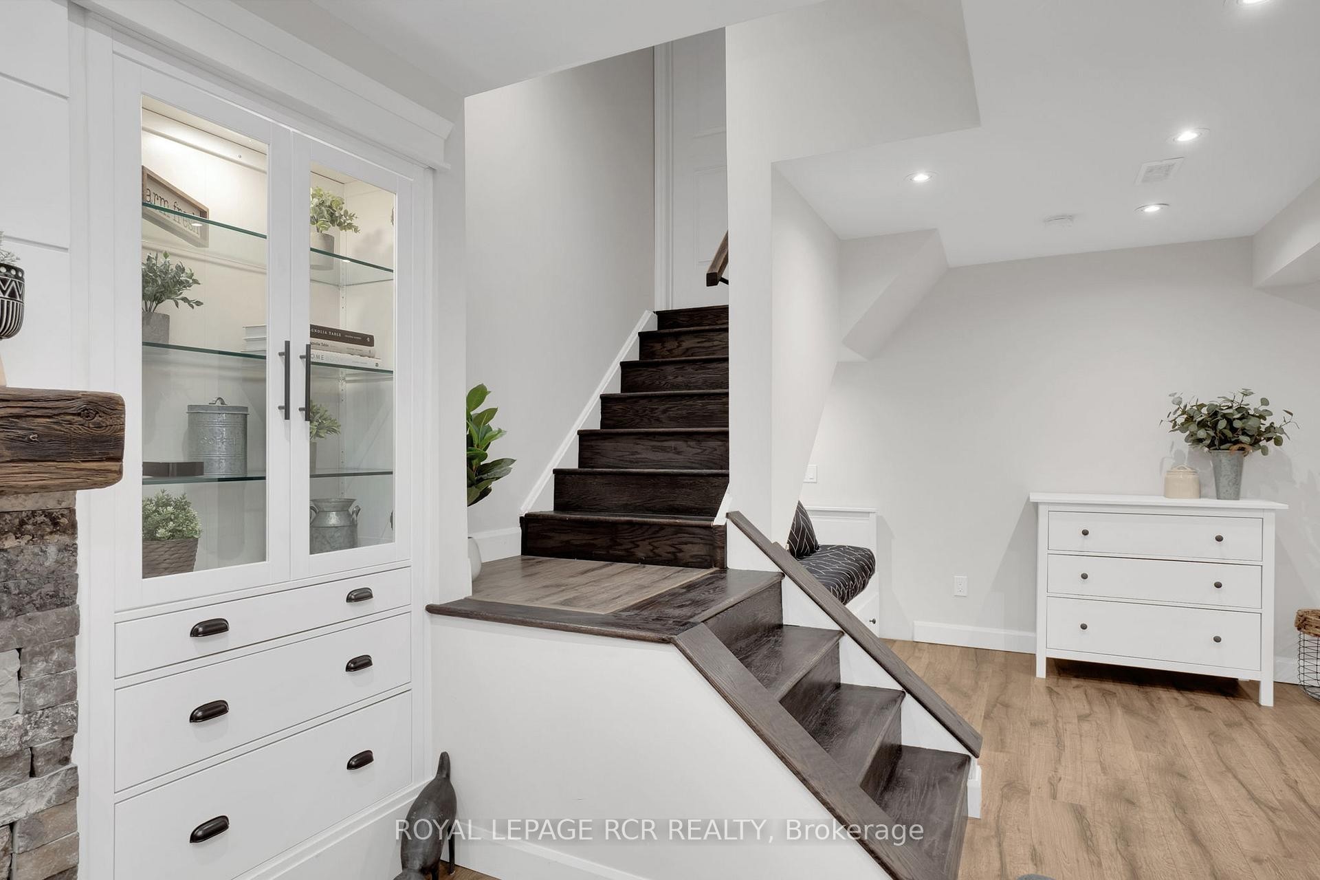 









8


Mcelroy

Court,
Caledon,




ON
L7C 3X2

