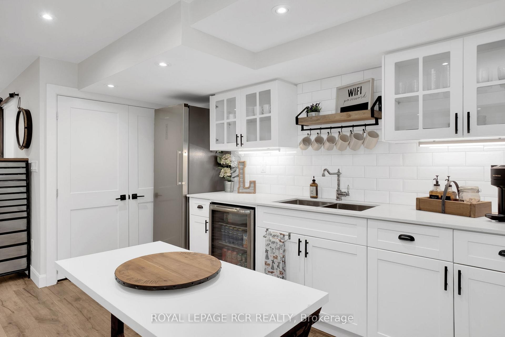 









8


Mcelroy

Court,
Caledon,




ON
L7C 3X2

