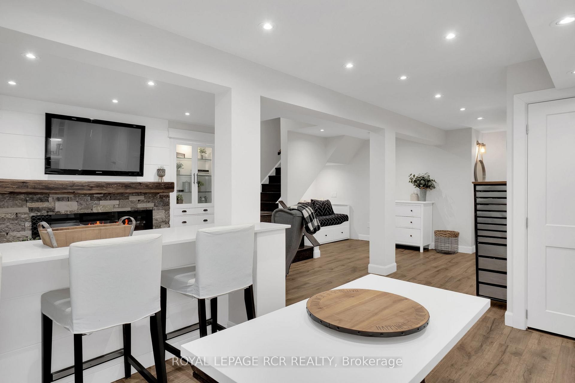 









8


Mcelroy

Court,
Caledon,




ON
L7C 3X2

