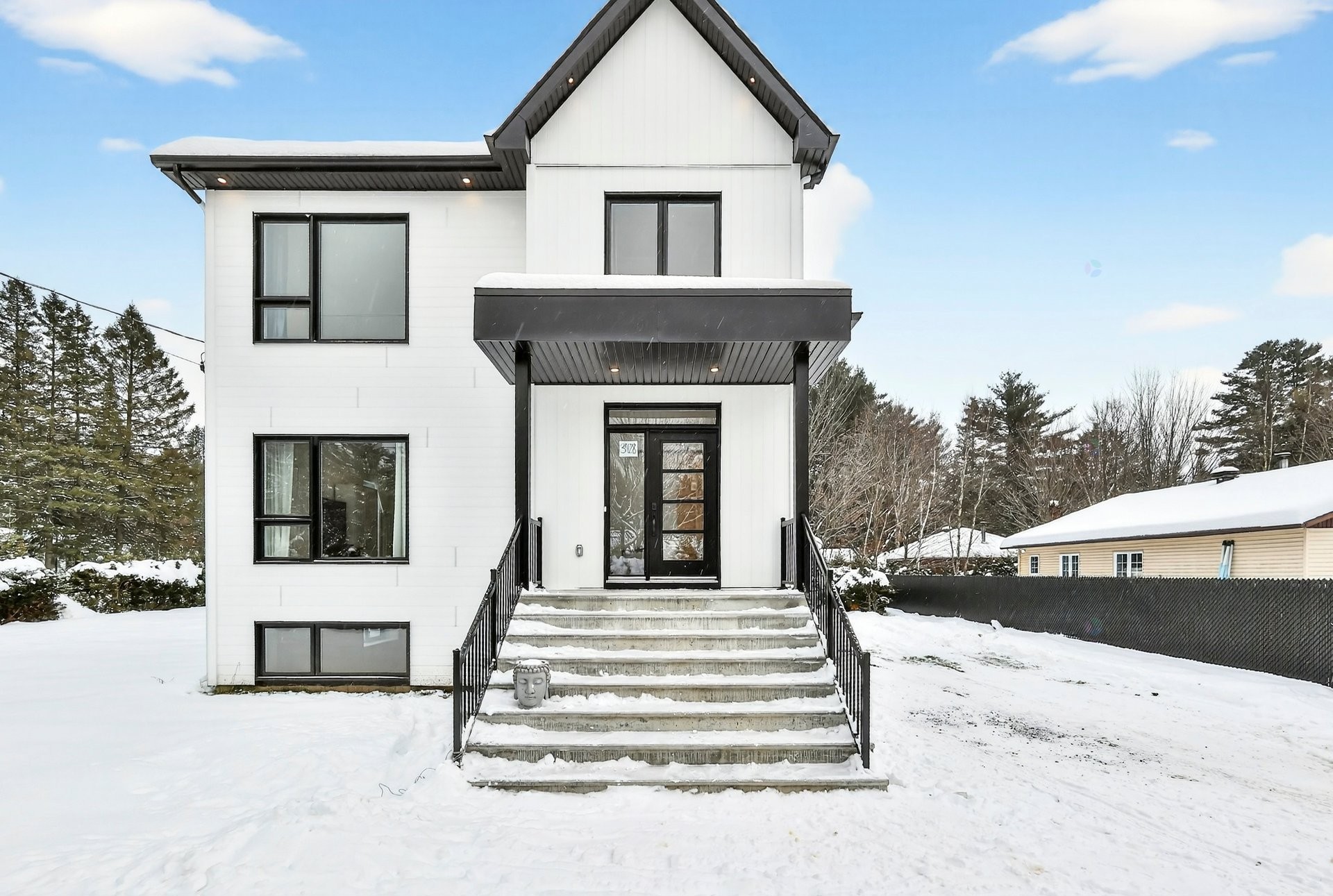 









3928


Rue Montcalm

,
Rawdon,




QC
J0K1S0

