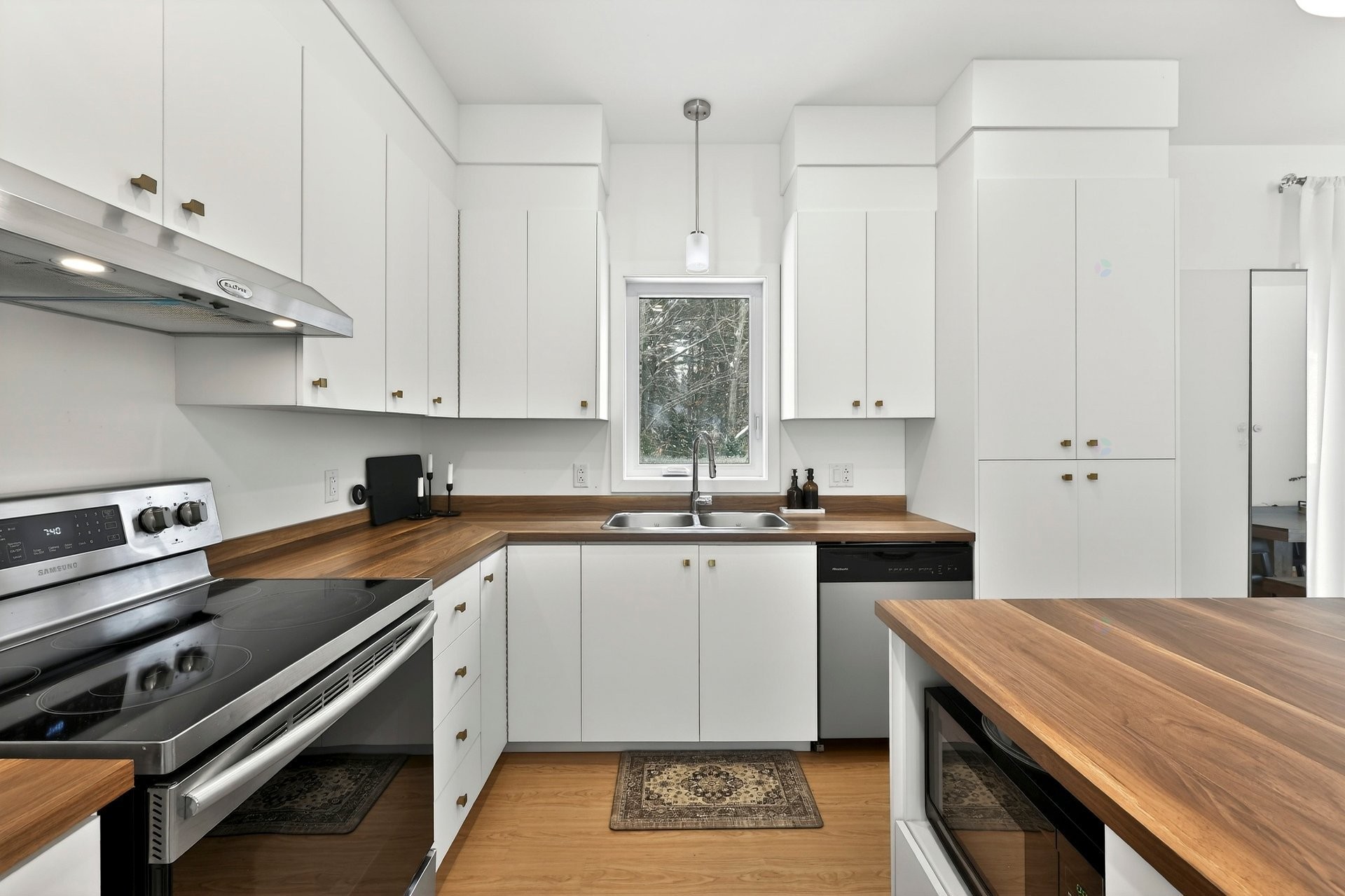 









3928


Rue Montcalm

,
Rawdon,




QC
J0K1S0

