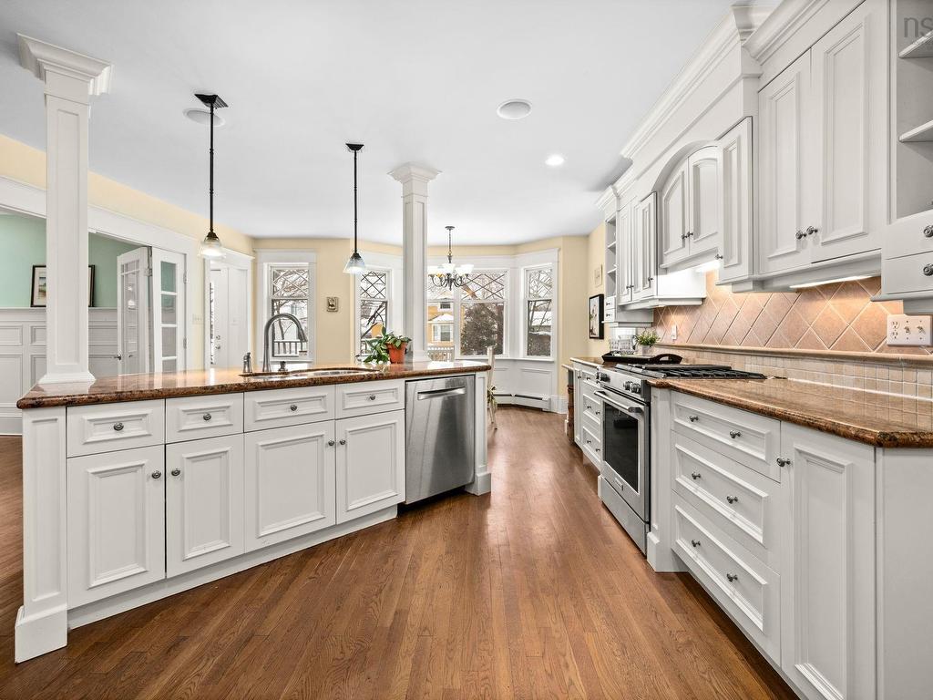 












1950 Connaught Avenue

,
Halifax,




NS
B3H 4E1

