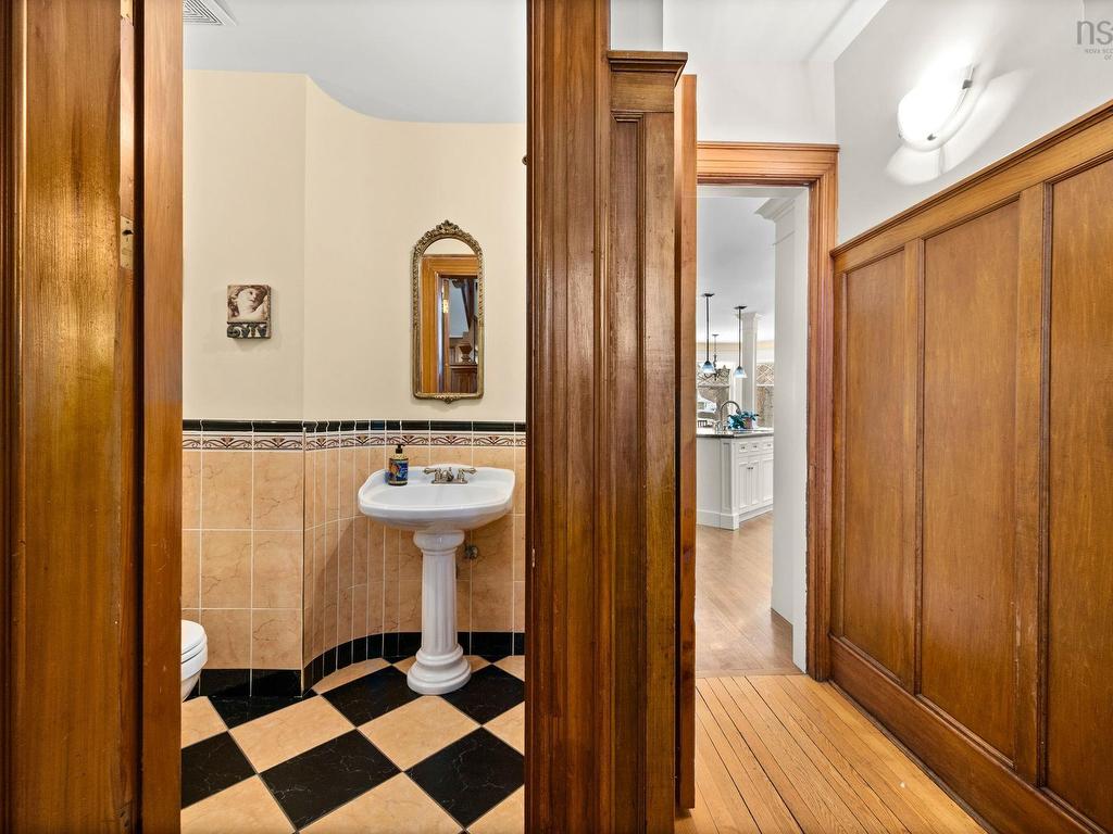 












1950 Connaught Avenue

,
Halifax,




NS
B3H 4E1

