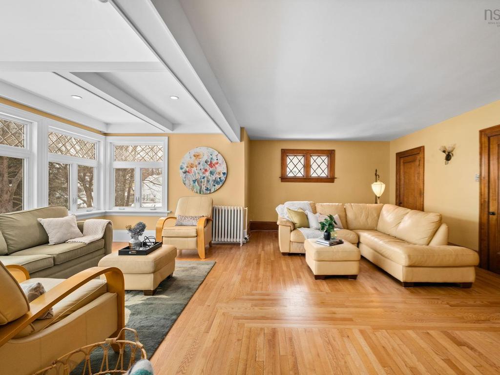 












1950 Connaught Avenue

,
Halifax,




NS
B3H 4E1

