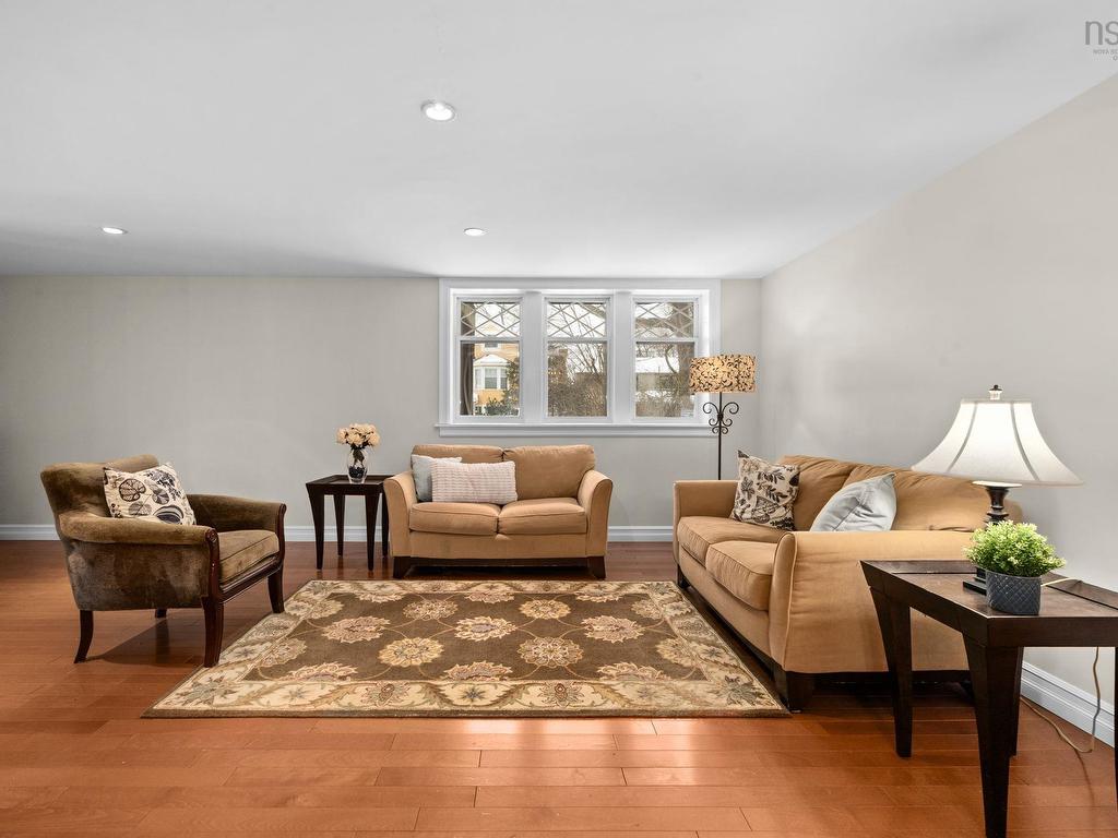 












1950 Connaught Avenue

,
Halifax,




NS
B3H 4E1

