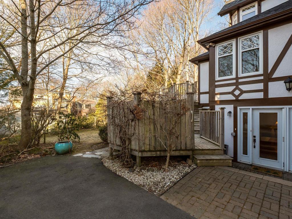 












1950 Connaught Avenue

,
Halifax,




NS
B3H 4E1

