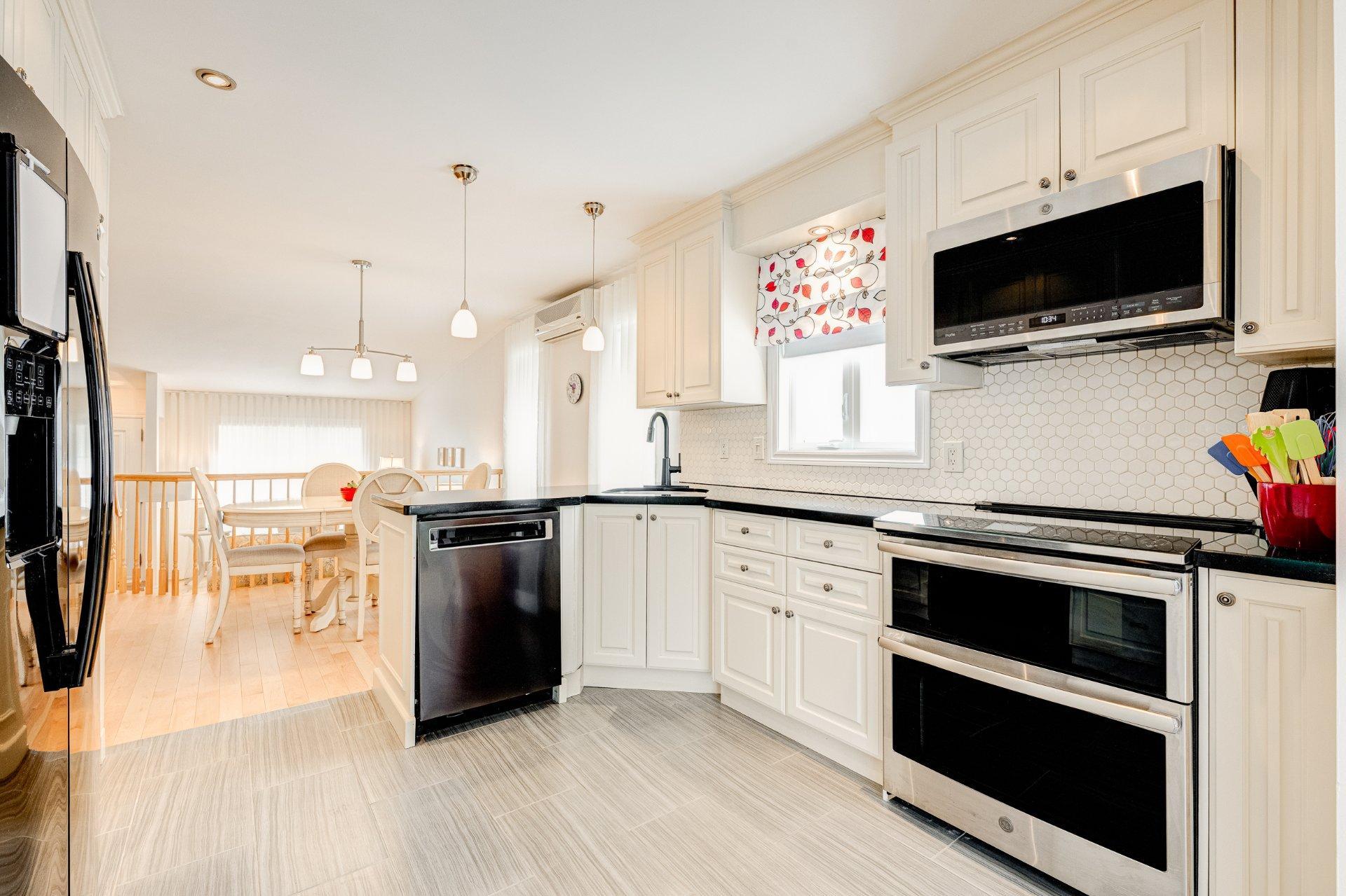 









87


Rue de Caplan

,
Blainville,




QC
J7B1J1

