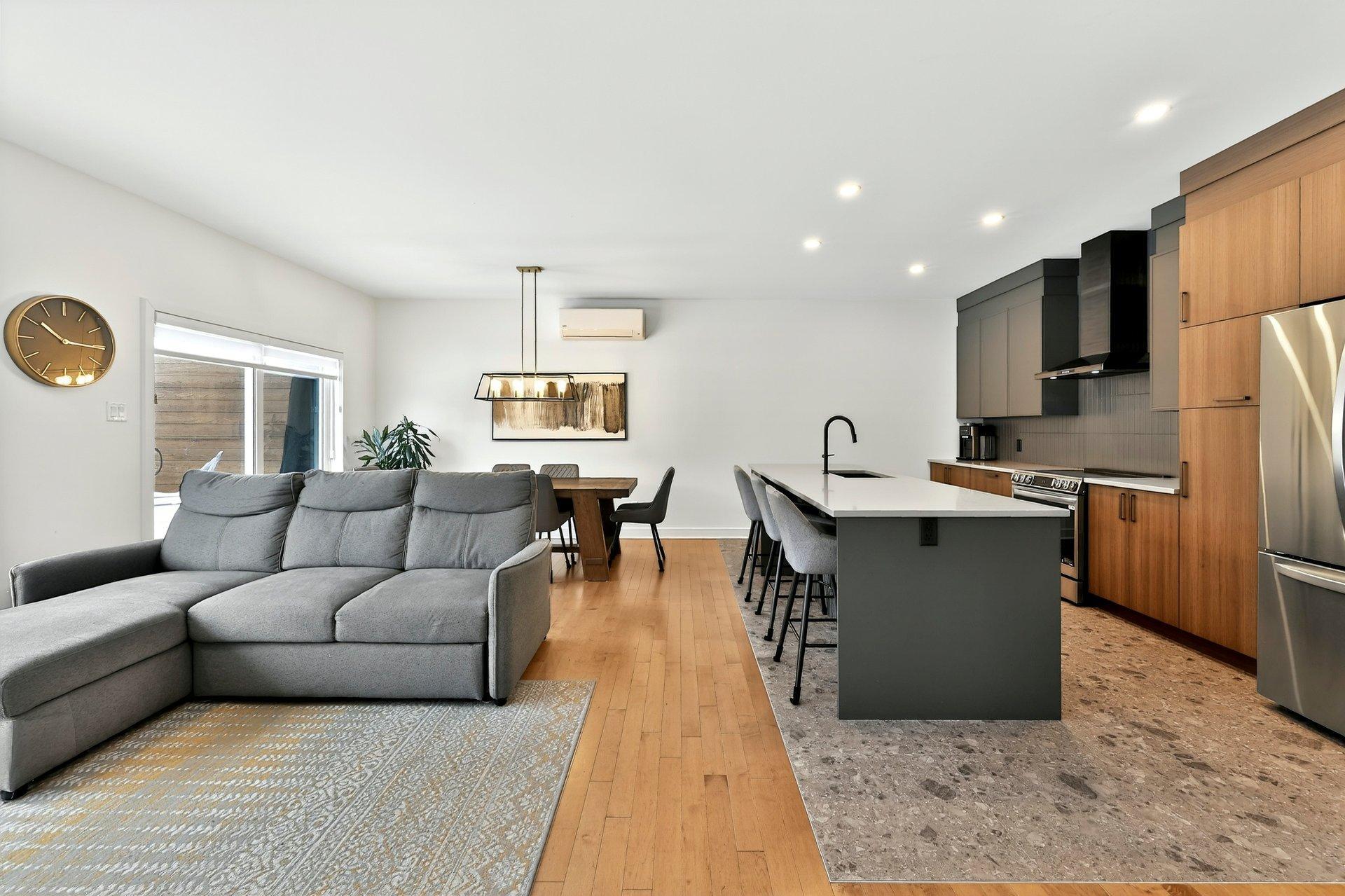 









3875


Rue Léon-Landry

,
Sainte-Julienne,




QC
J0K2T0

