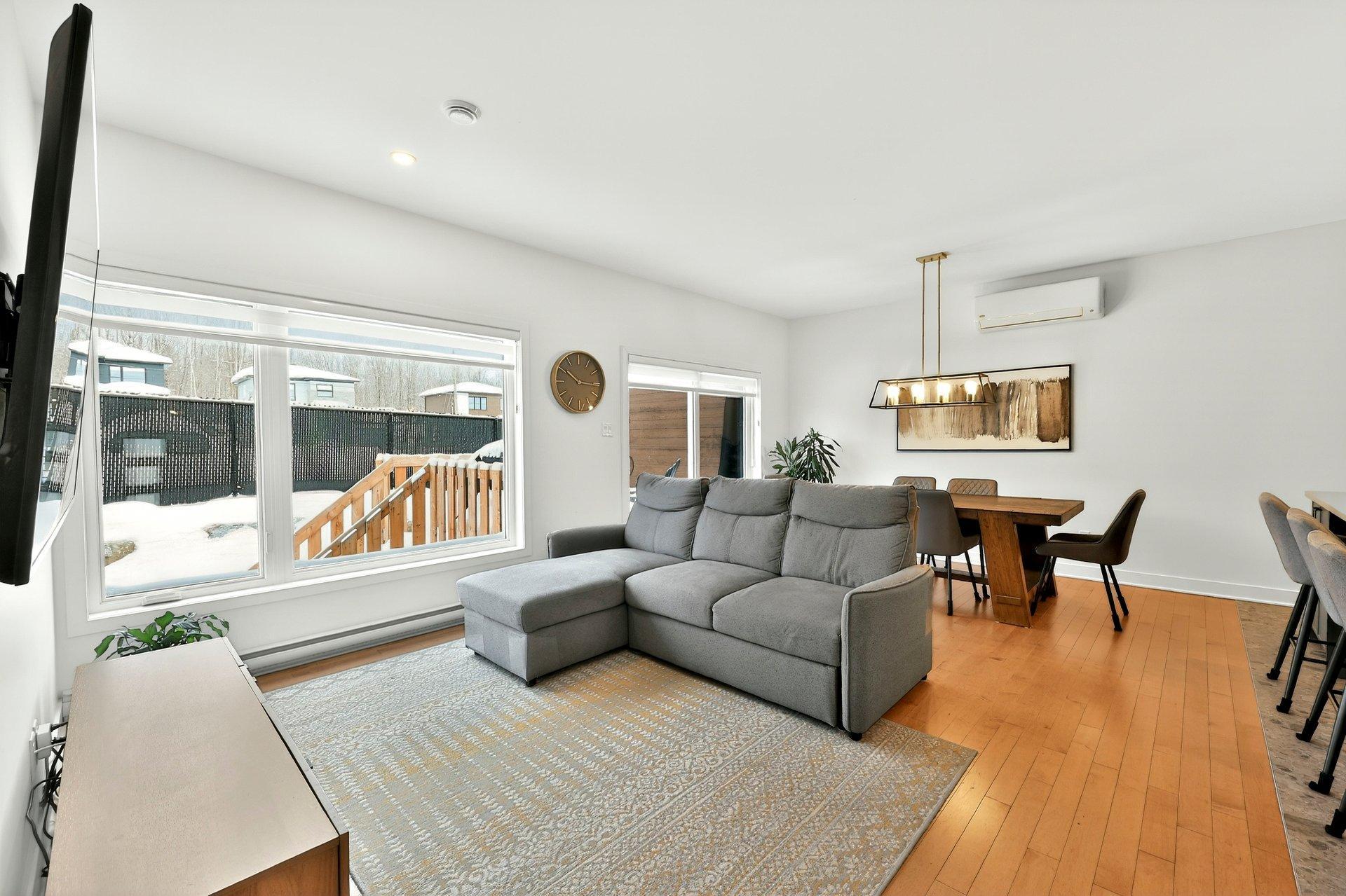 









3875


Rue Léon-Landry

,
Sainte-Julienne,




QC
J0K2T0

