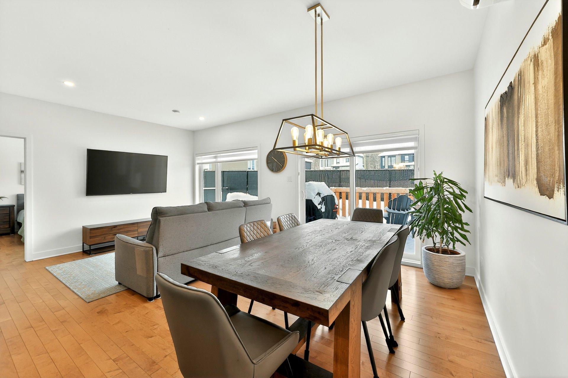 









3875


Rue Léon-Landry

,
Sainte-Julienne,




QC
J0K2T0

