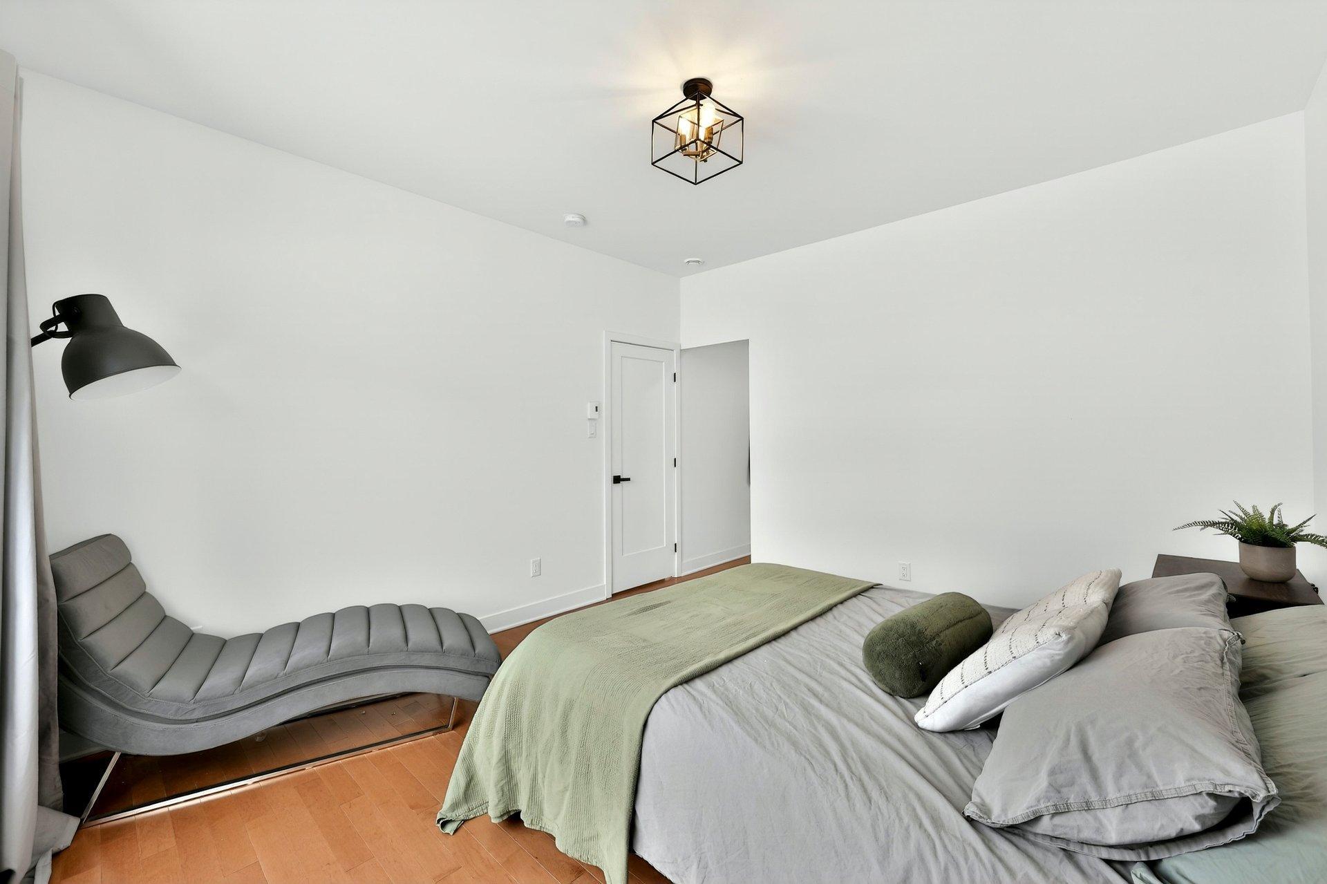 









3875


Rue Léon-Landry

,
Sainte-Julienne,




QC
J0K2T0

